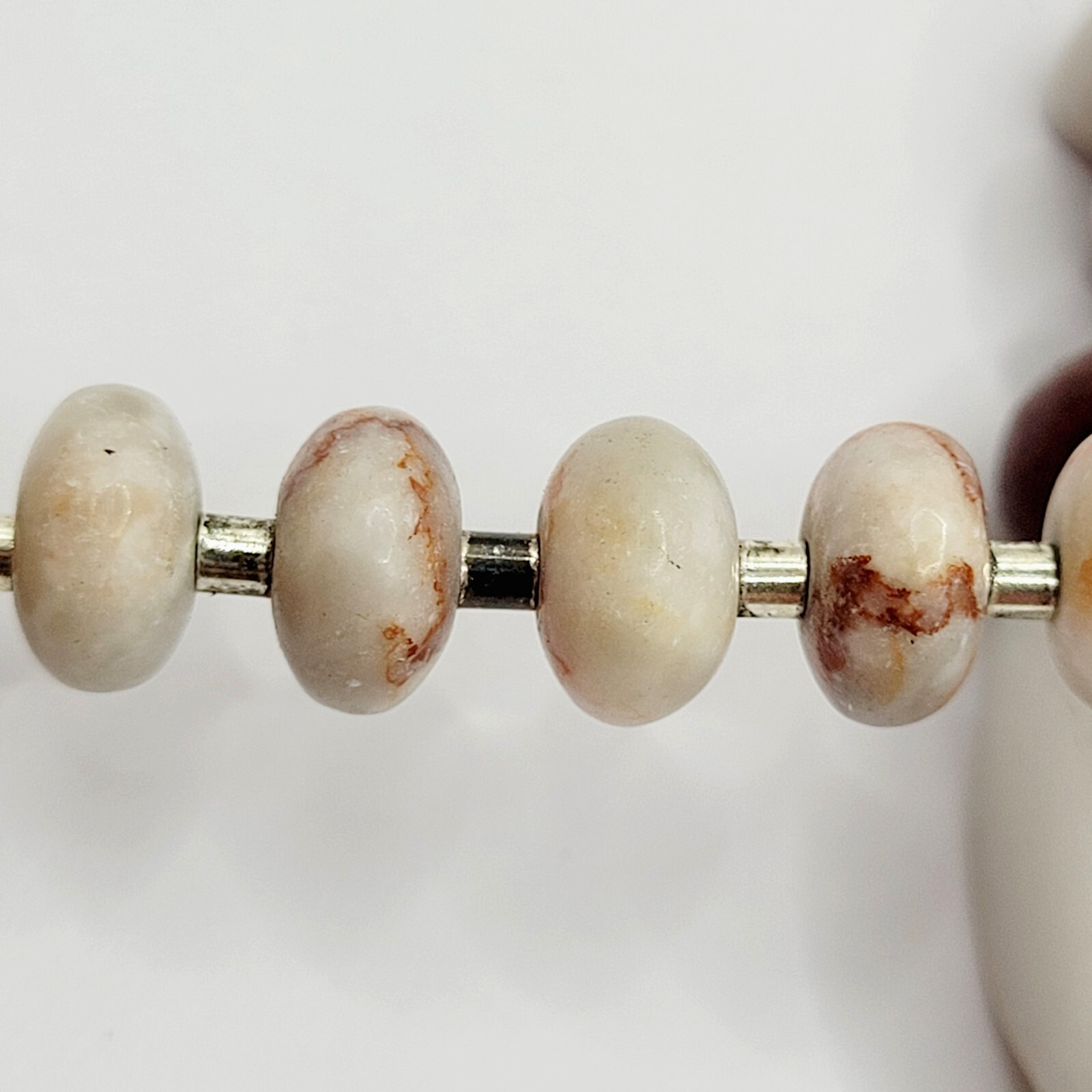 Southwest Style Crafted Brown Hued Jasper with White Quartz Silver Tone Necklace