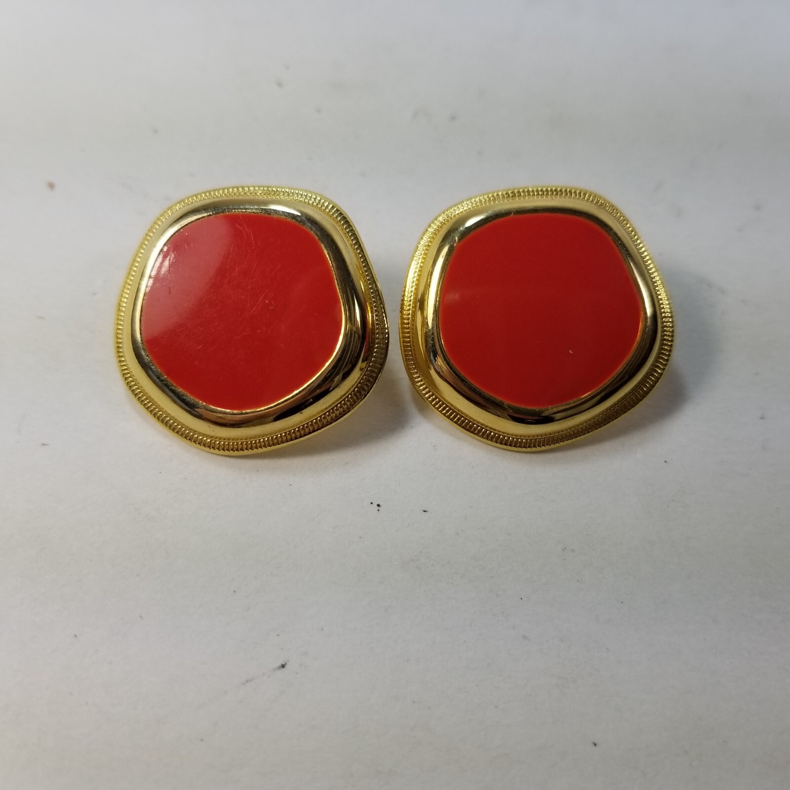Vintage 1980s Gold Tone Red Enamel Round Post/Pierced Earrings