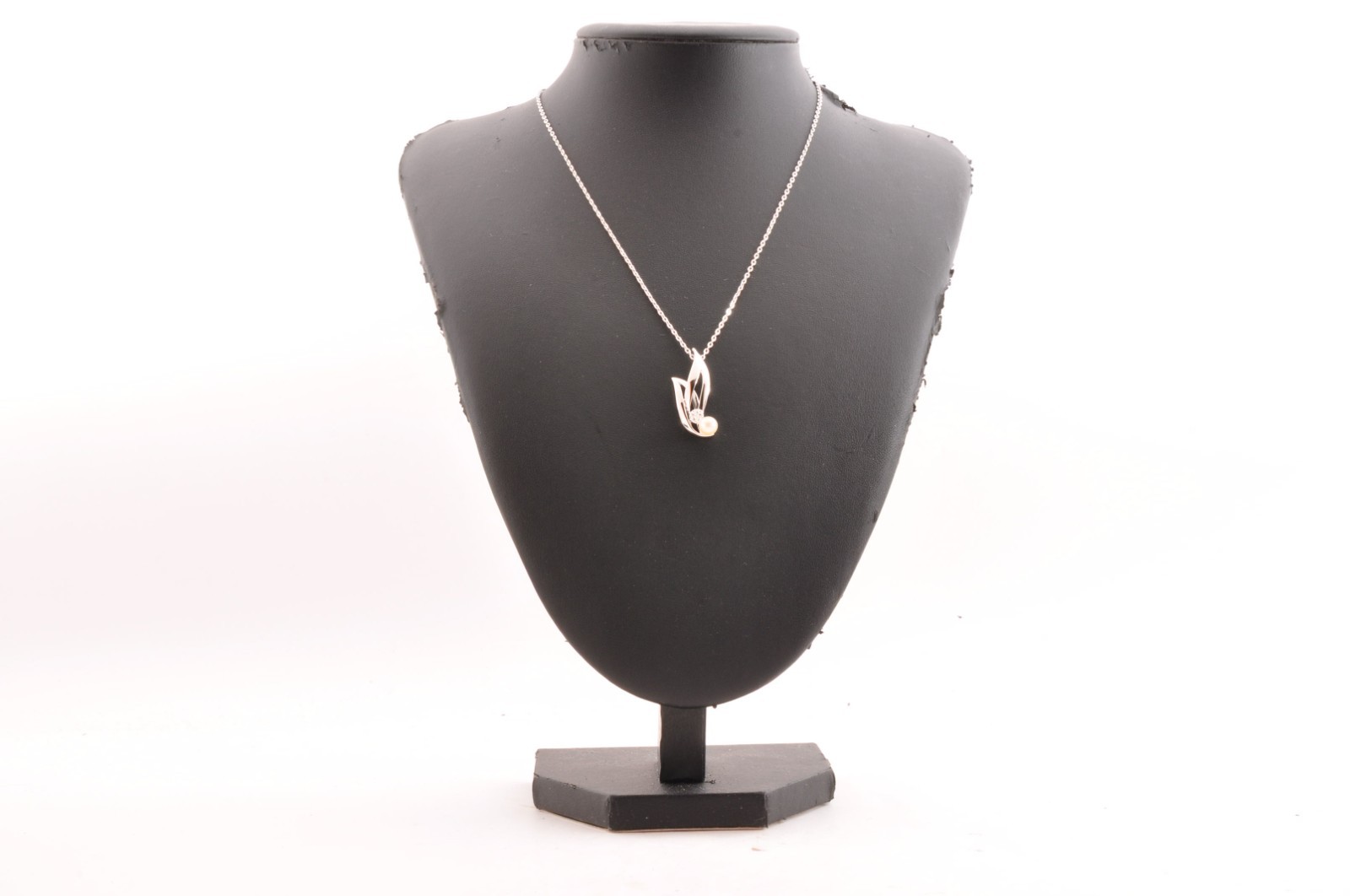 Near mint Japan brand “MIKIMOTO” Akoya pearl pendant 925 silver (total 9.75ct).