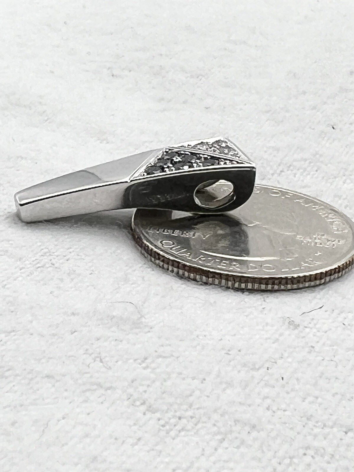 Sterling 925 Silver Vintage Pendant With Clear And Black Stones 1”in 3.3 Grams