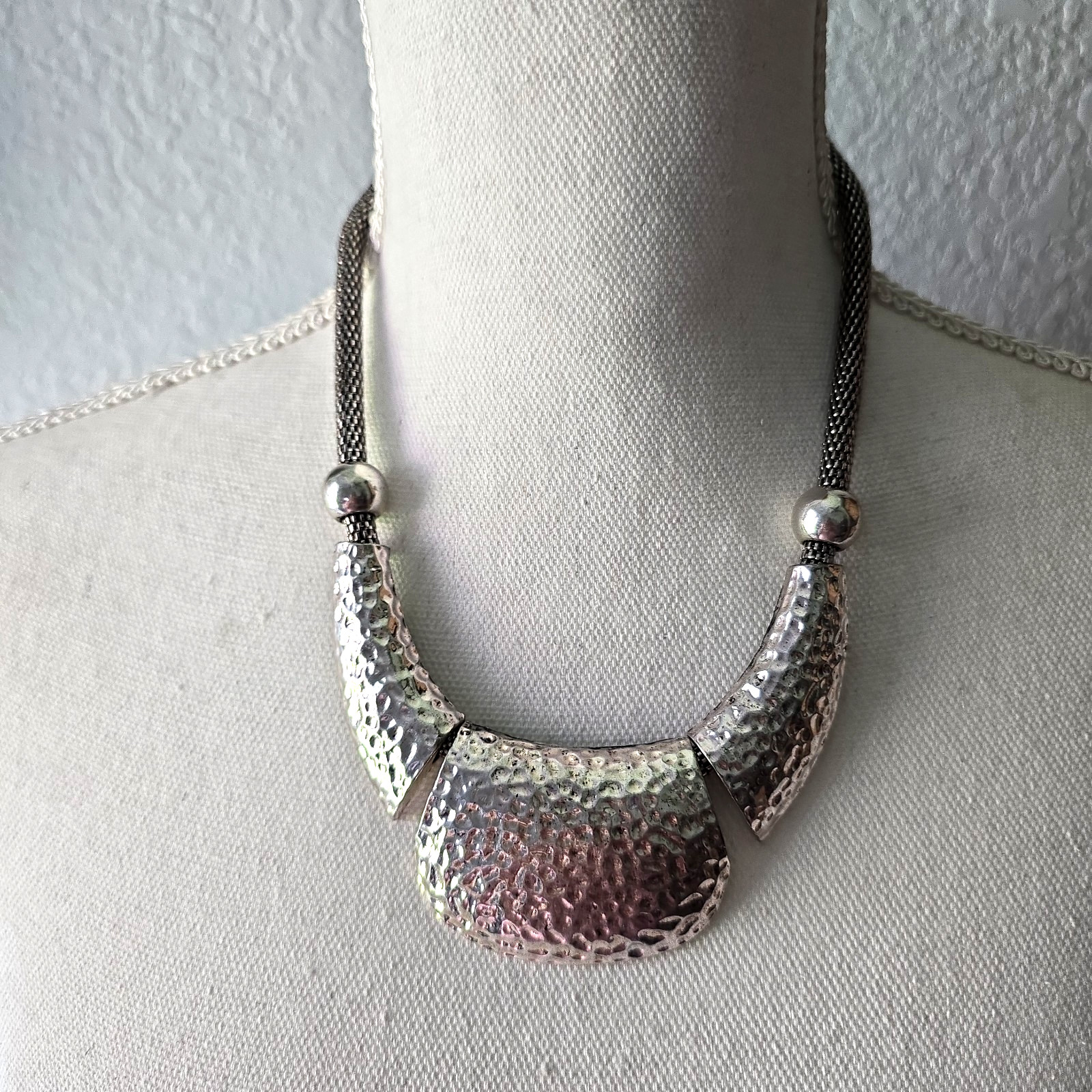 Vintage 90s Hammered Statements Mesh Chain Necklace 18″L