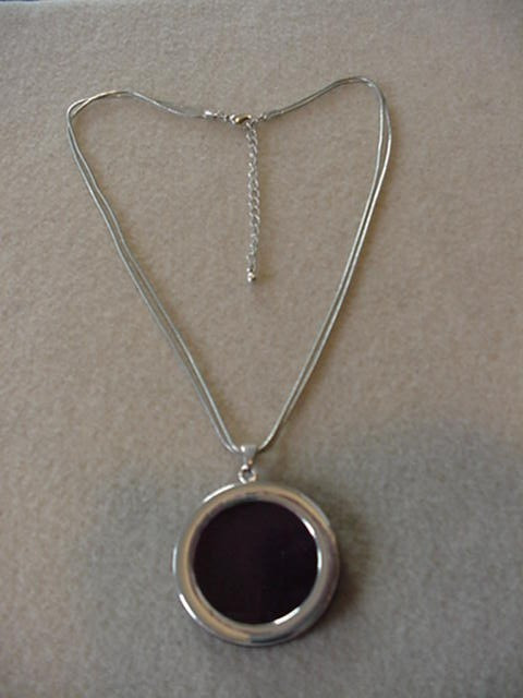 Vintage Silver Tone MESH Double Chain/Lobster Claw Clasp-LG. Round GLASS Pendant