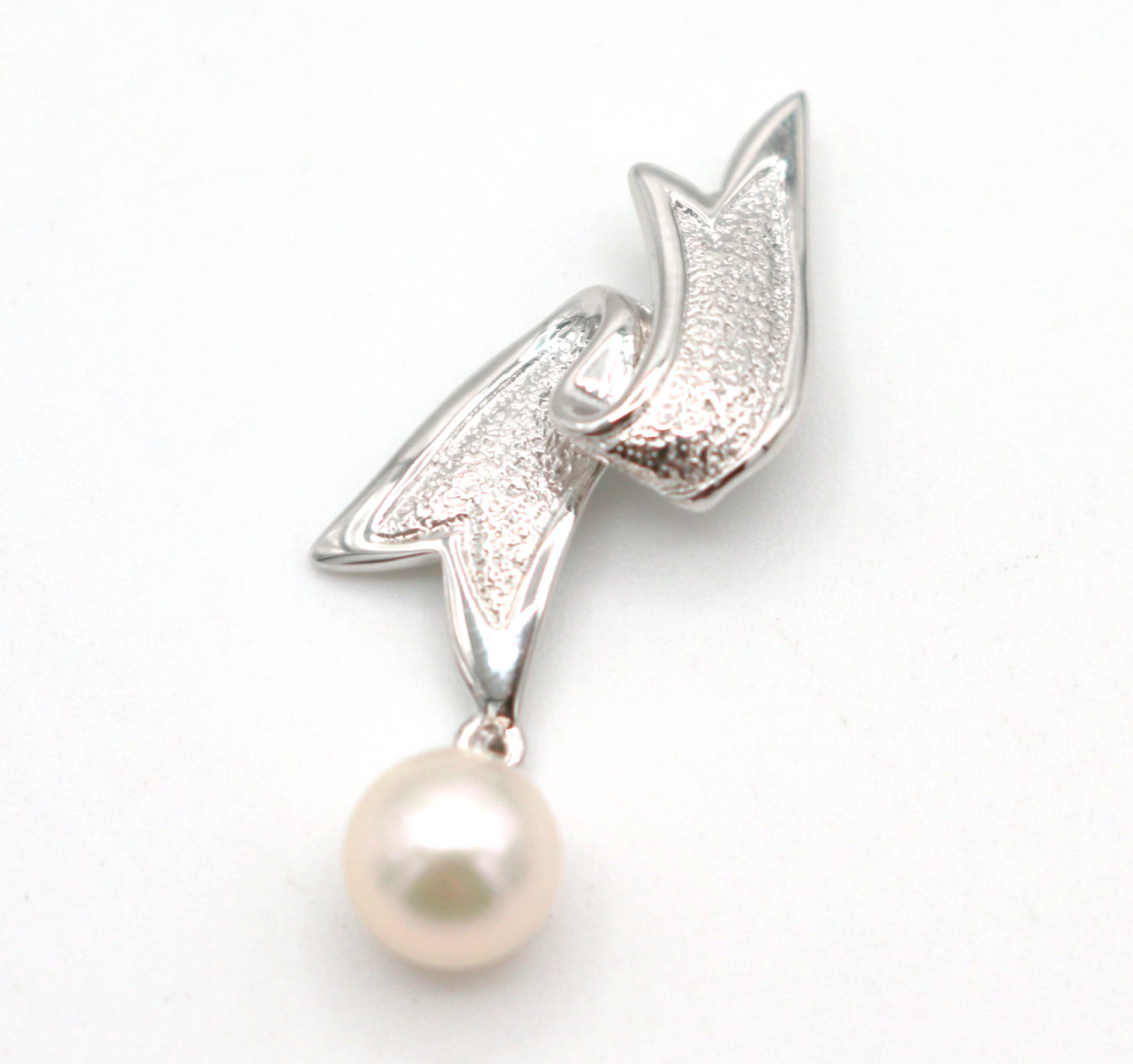Vintage Mikimoto NHK Ribbon 6.6mm Saltwater Akoya Pearl Sterling Silver Pendant