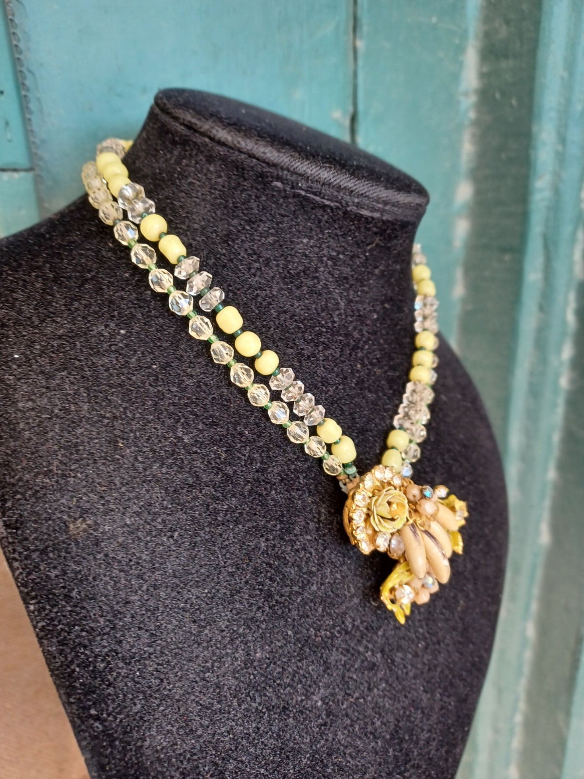 VINTAGE MIRIAM HASKELL ? CRYSTAL BEADS RHINESTONE ENAMEL FLORAL CLUSTER NECKLACE