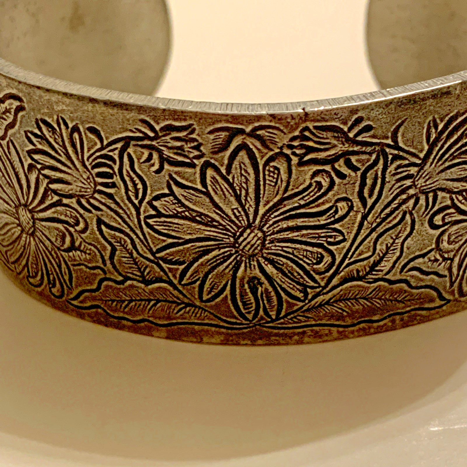 SALISBURY PEWTER APRIL FLOWER ETCHED CUFF BRACELET