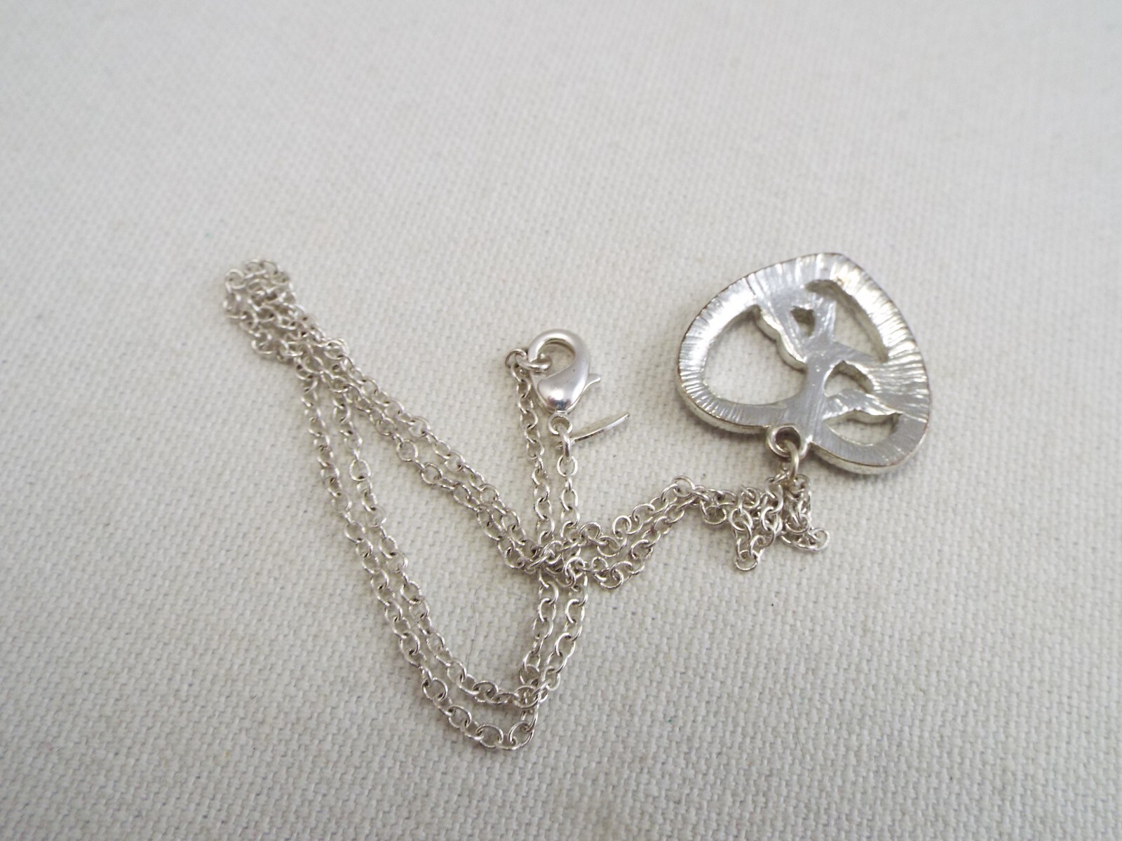 Silvertone Rhinestone Heart Pendant Necklace (J10)