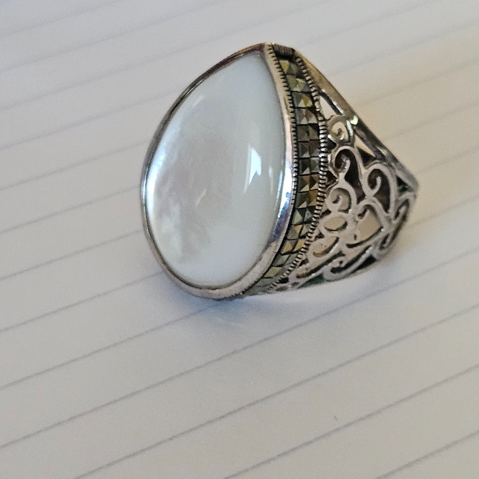 Vintage Sterling Silver Mother Of Pearl Large Statement Ring Size 8.5 Teardrop