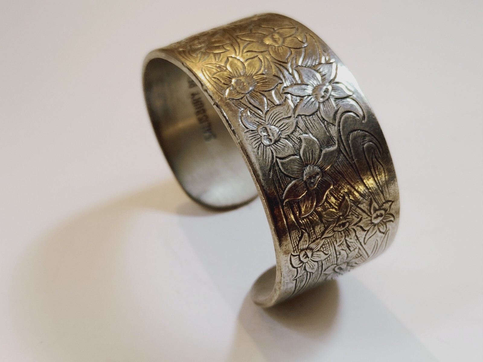 Vintage Pewter Cuff Bracelet Women’s 79g floral