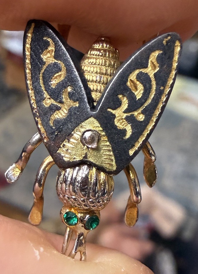 Vintage Spanish Damascene Toledo fly bug insect figural gold toned brooch pin