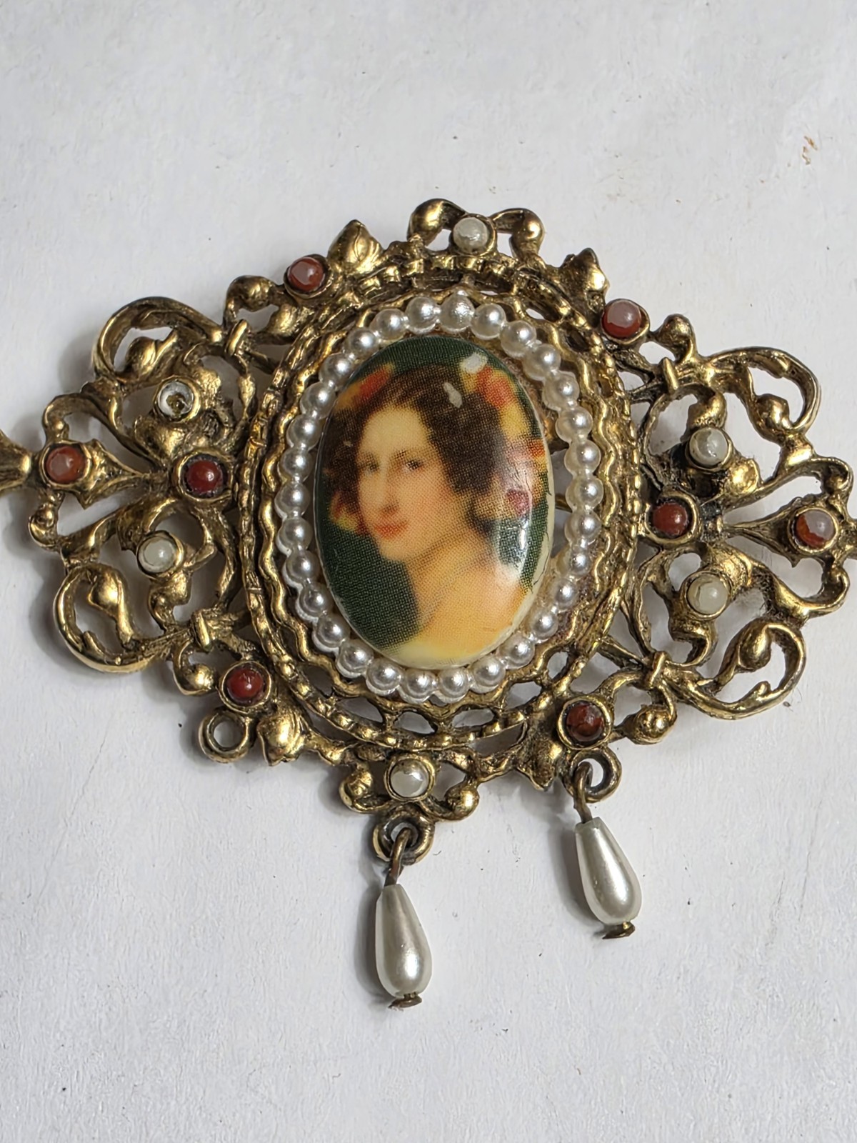 Vintage ART brand Victorian style lady portrait Brooch pin faux pearls gold tone