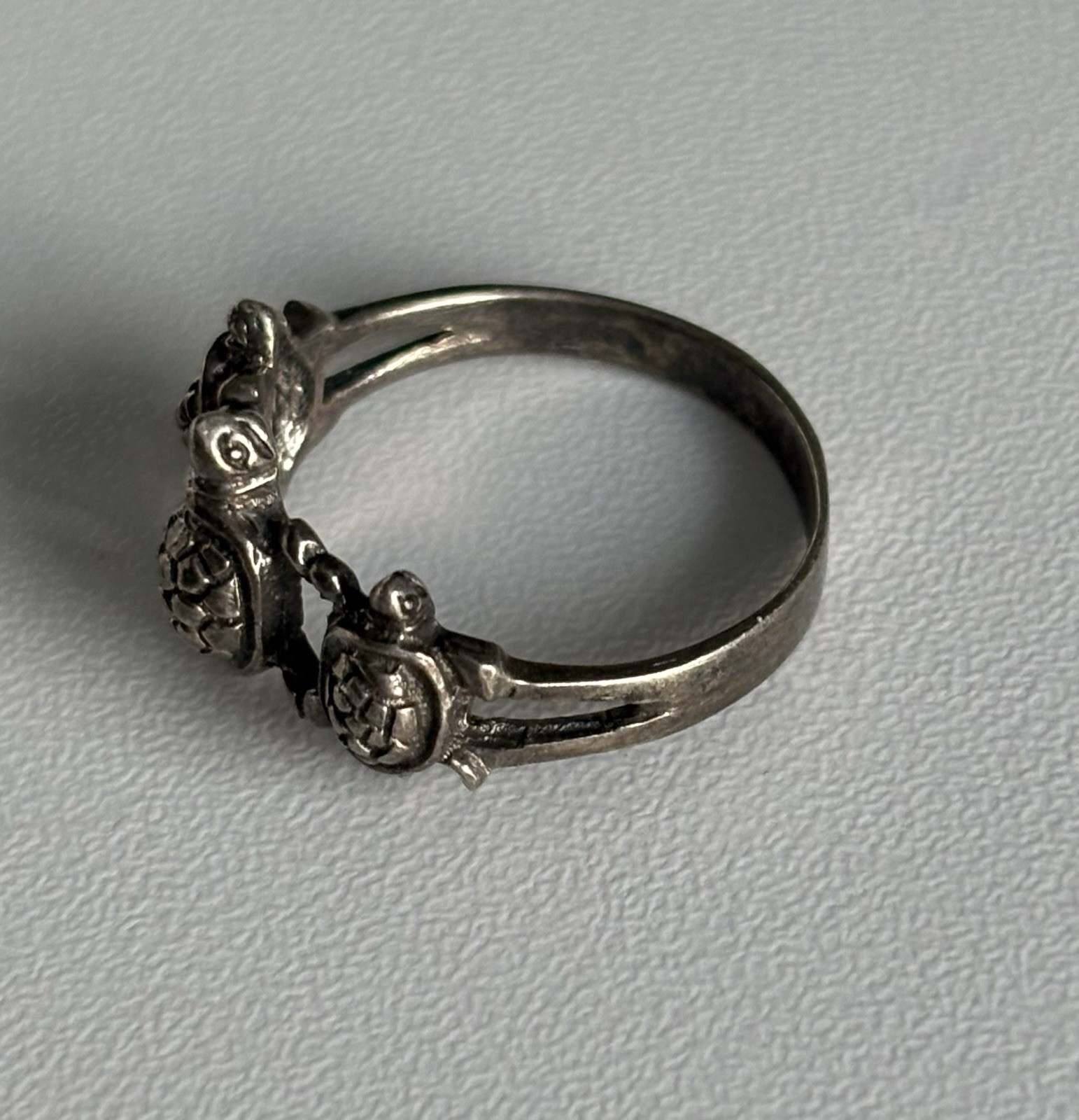 Vintage Sterling Silver Turtle Band Ring Size 8.5 Three Detailed Turtles 925