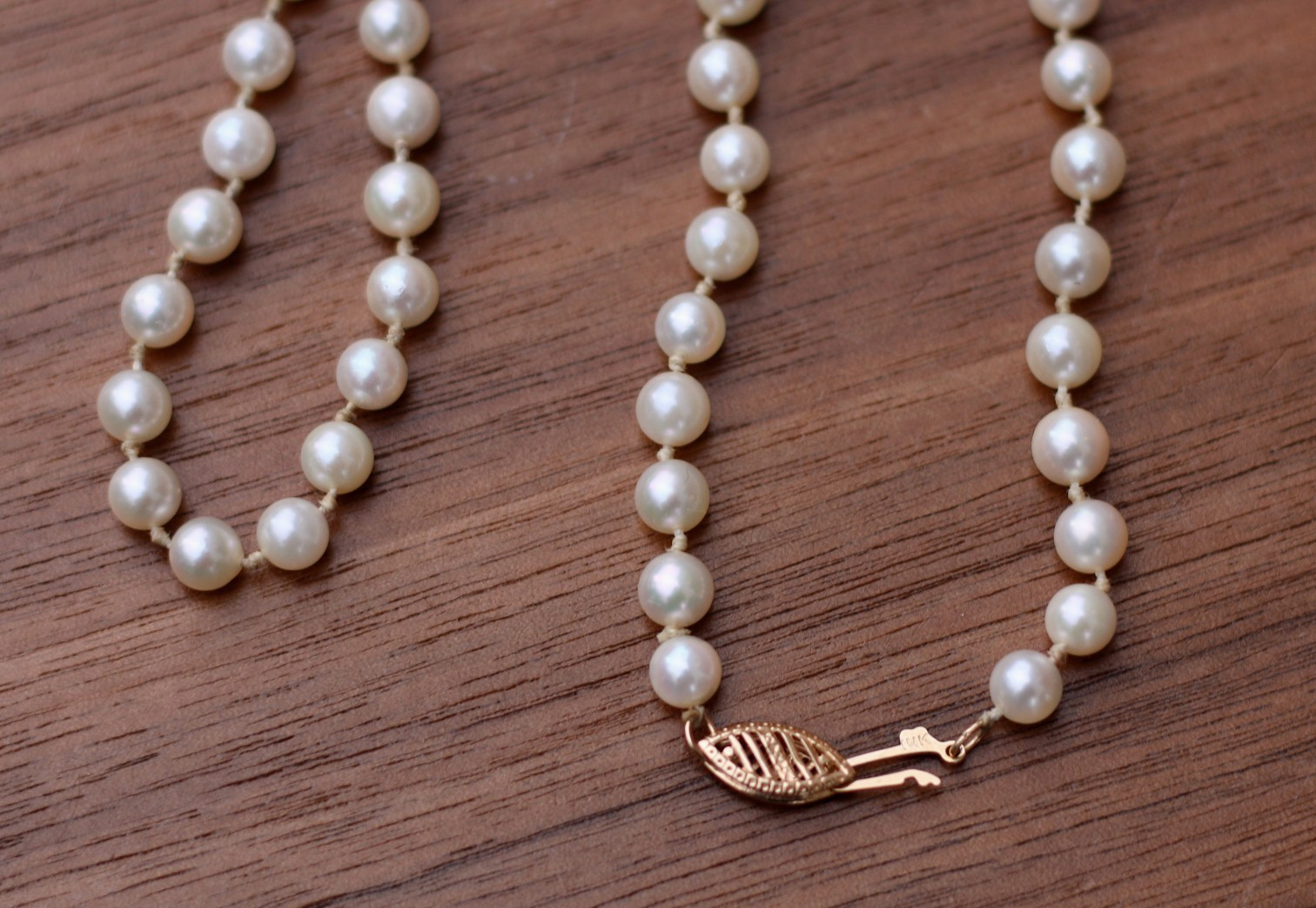 Stunning Vintage 14K Yellow Gold Strand Cultured Pearl Necklace 5.3 mm 19.5″