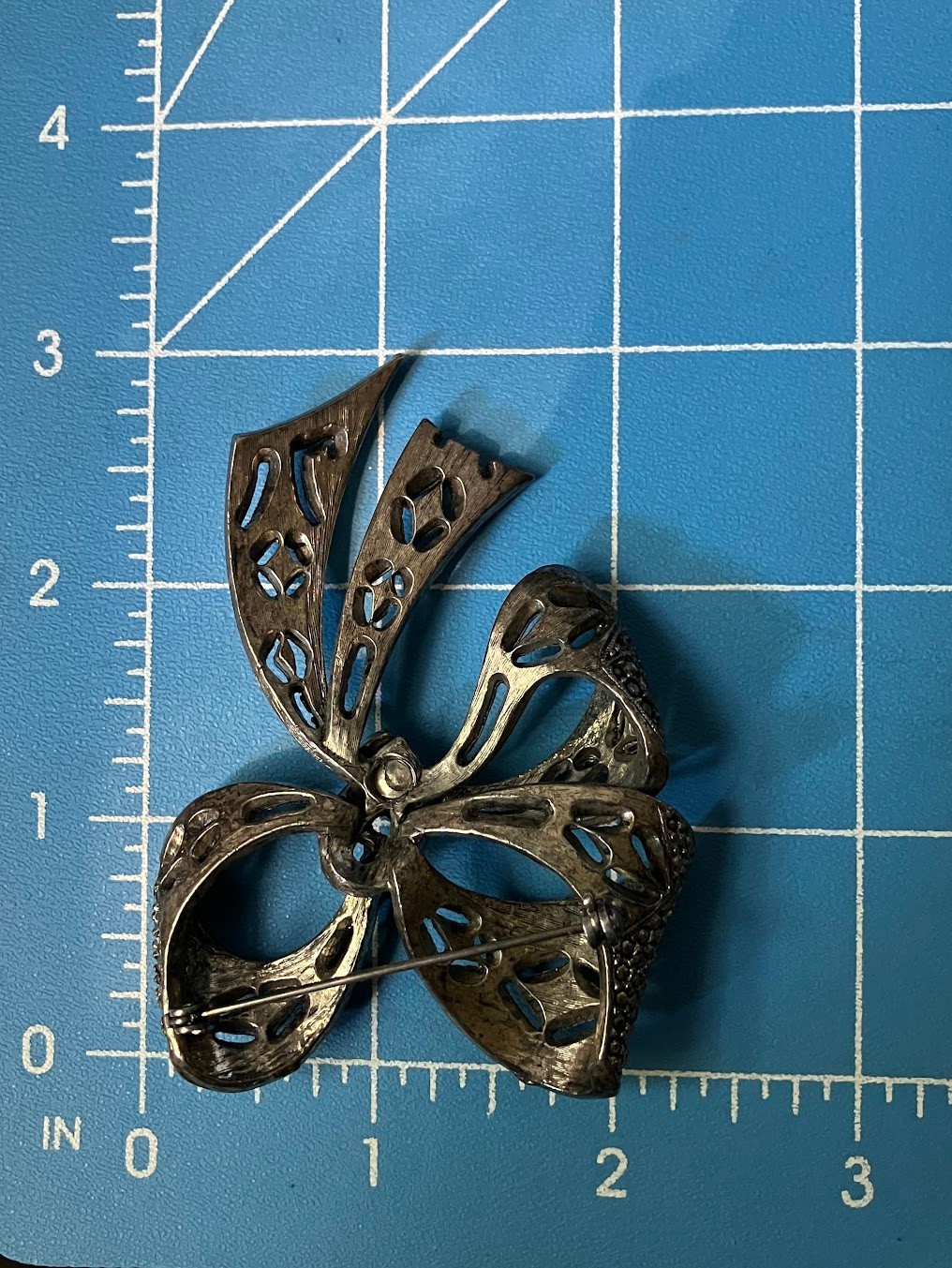 Vintage Metal Bow Brooch Faux Marcasite Style Knotted Ribbon Pin 3″
