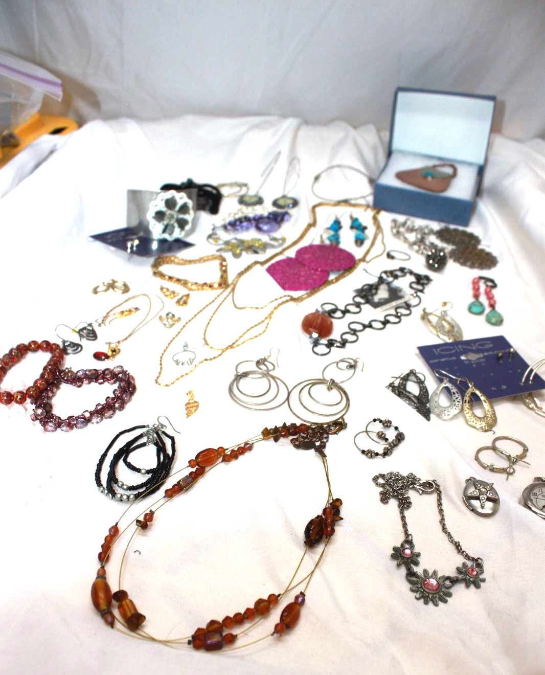 1 -2 LB LOT Of Used Costume Jewelry Vintage to Modern Wearable 20+ Pieces