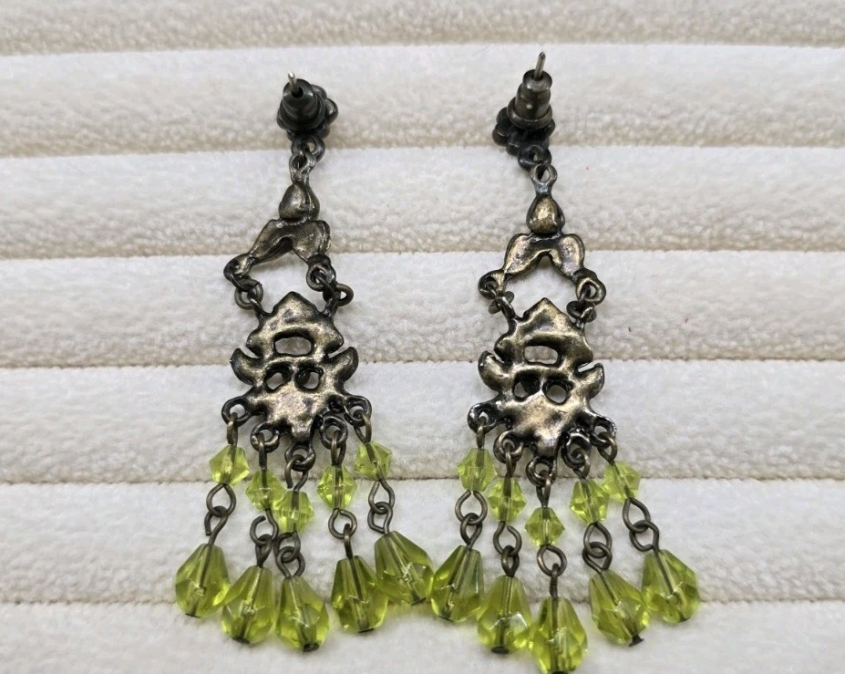 Vtg Green Beaded Victorian Style Chandelier Dangle Bronze Earrings – Fast Ship!