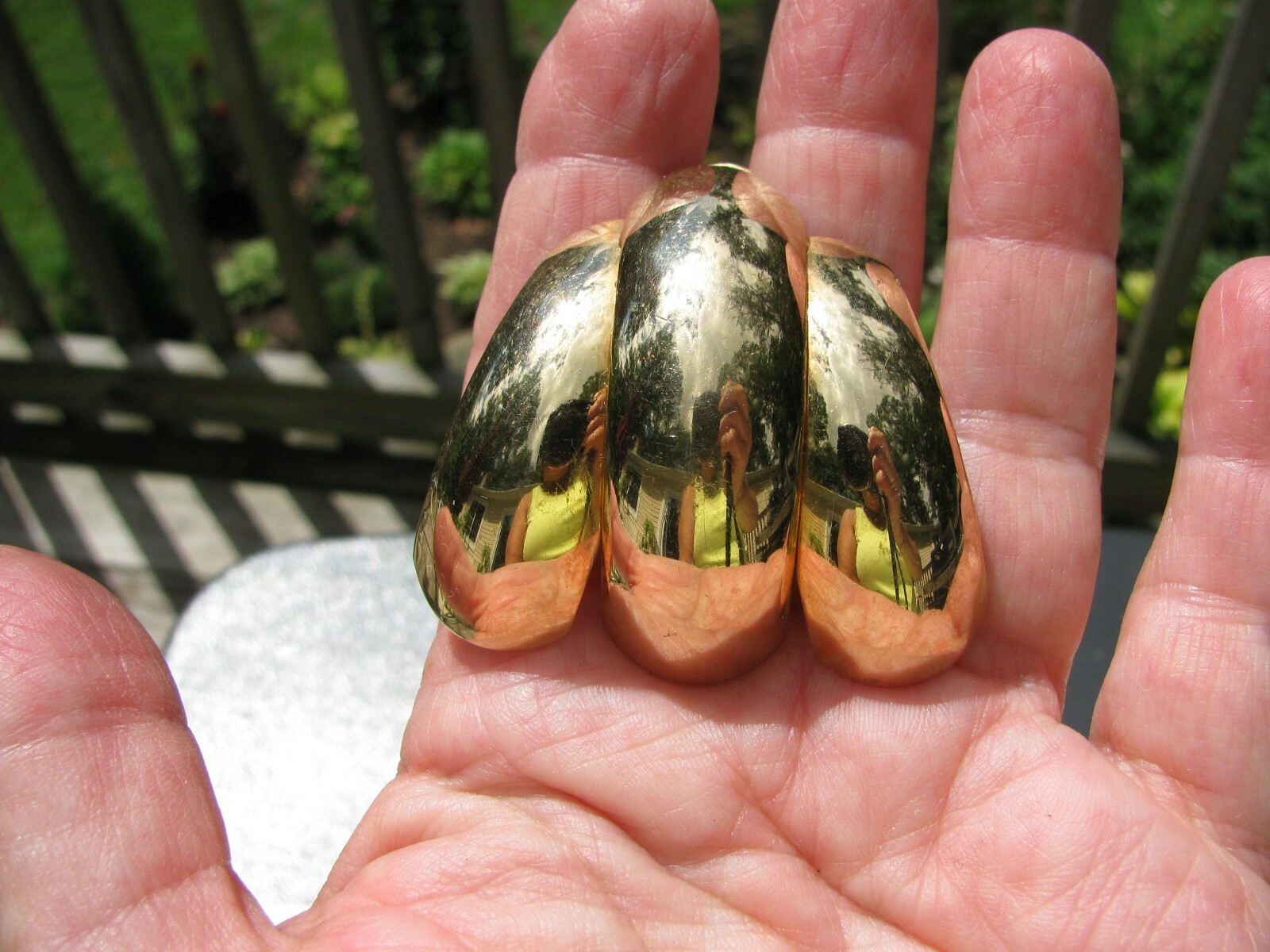 VINTAGE PUFFY YELLOW GOLD TONE PLATED METAL HAUTE COUTURE RUNWAY CLIP EARRINGS