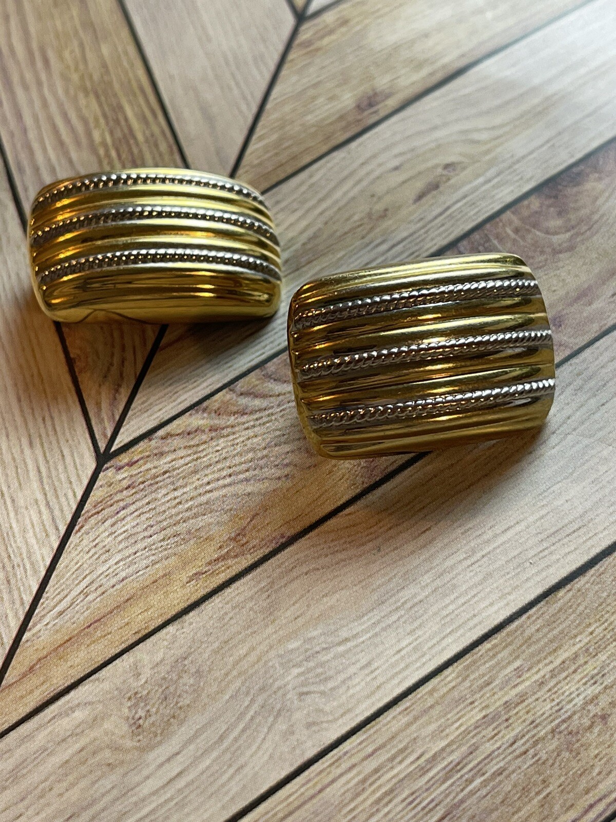 VINTAGE Lot 5 Pair Clip On Earrings Stud Dome Hoop 60s 70s 80s 90s Elegant