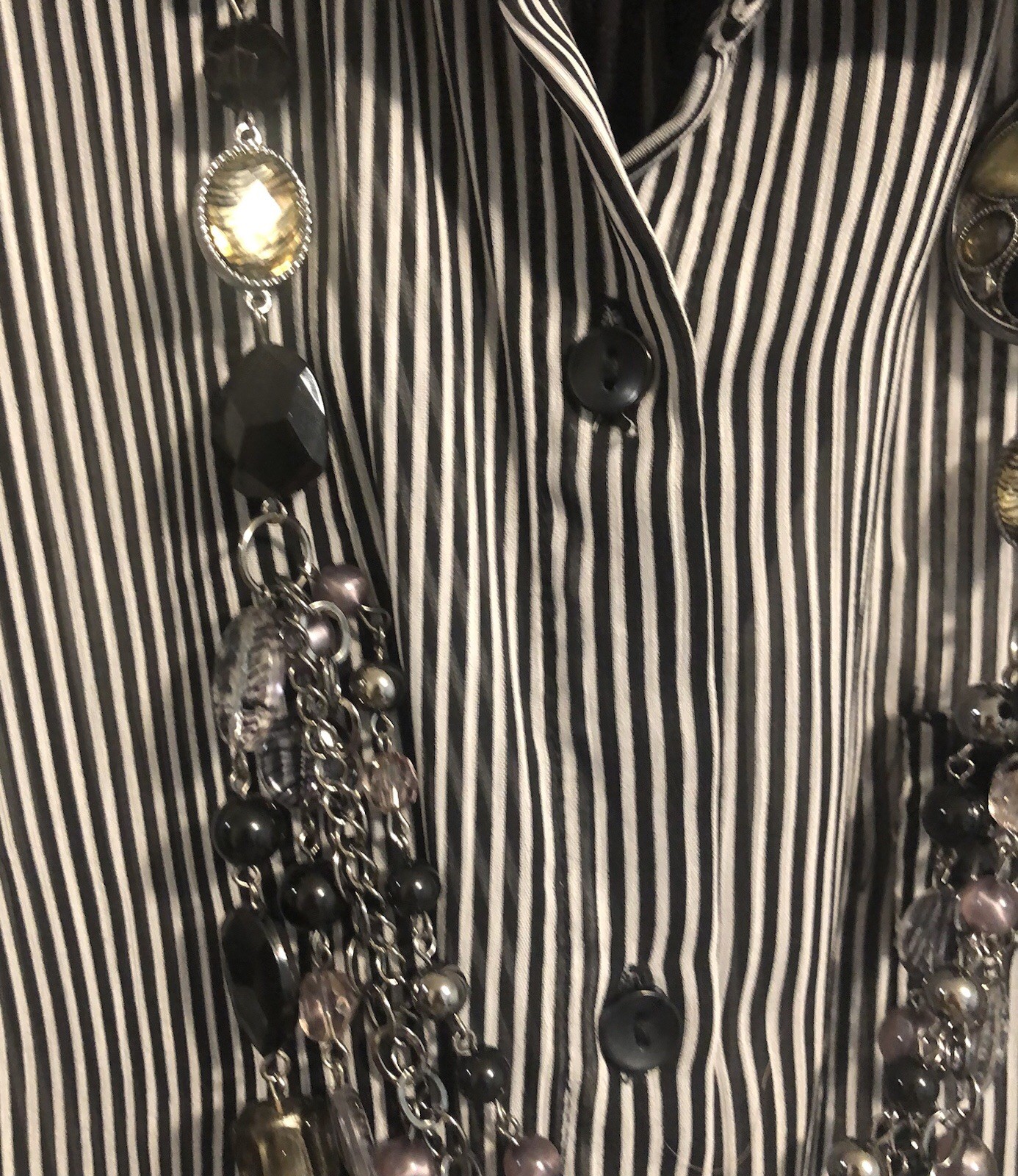 Stunning Multi-Faceted Shaped Black/silver Glass Beaded W/Side Pendant Necklace