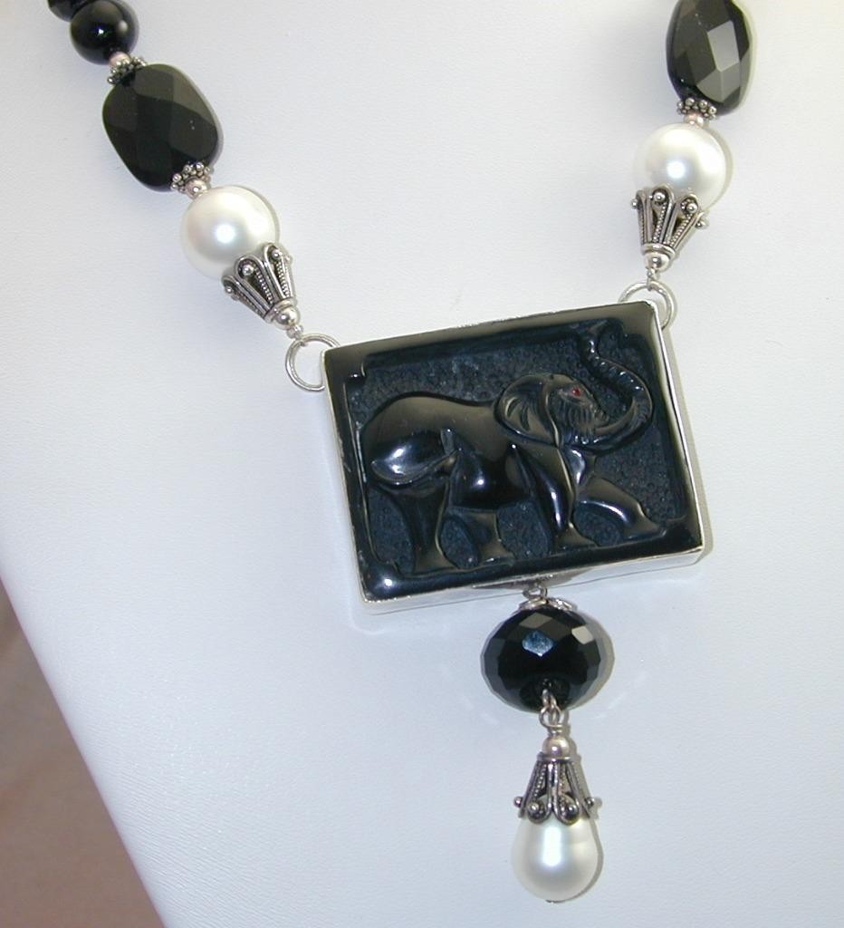 Amy Kahn Russell Carved Black Onyx Elephant Necklace Faux Pearls Faceted Beads