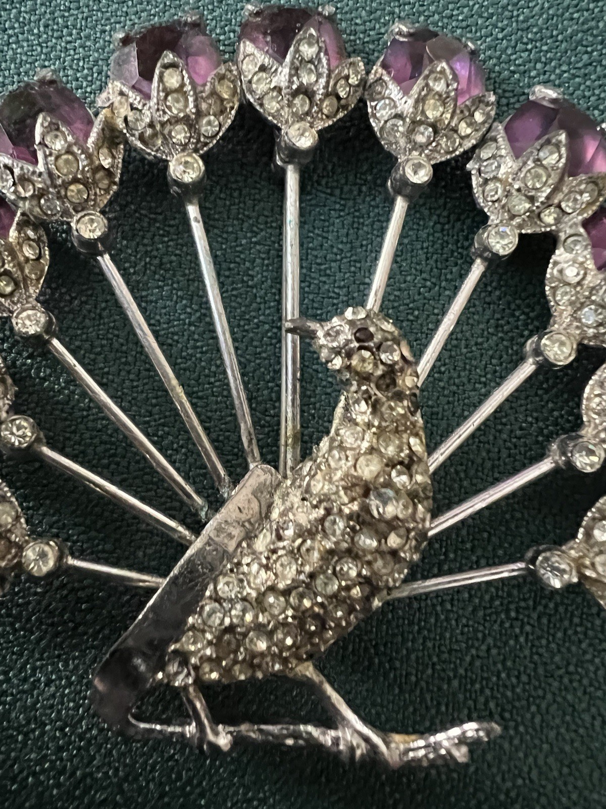STUNNING VINTAGE 30s-40s HUGE PEACOCK BROOCH PURPLE TAIL FEATHER STONES