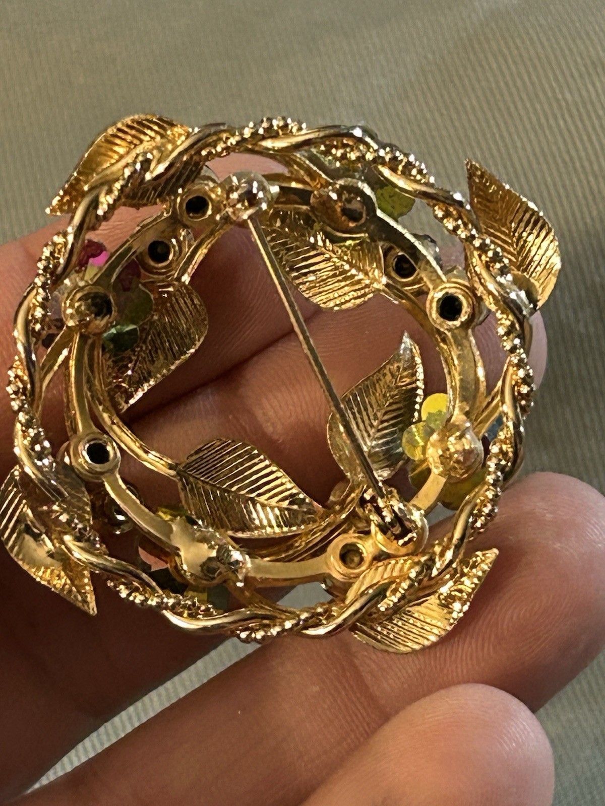Vintage Garden Party Brooch Pink Crystals Gold Tone Leaves
