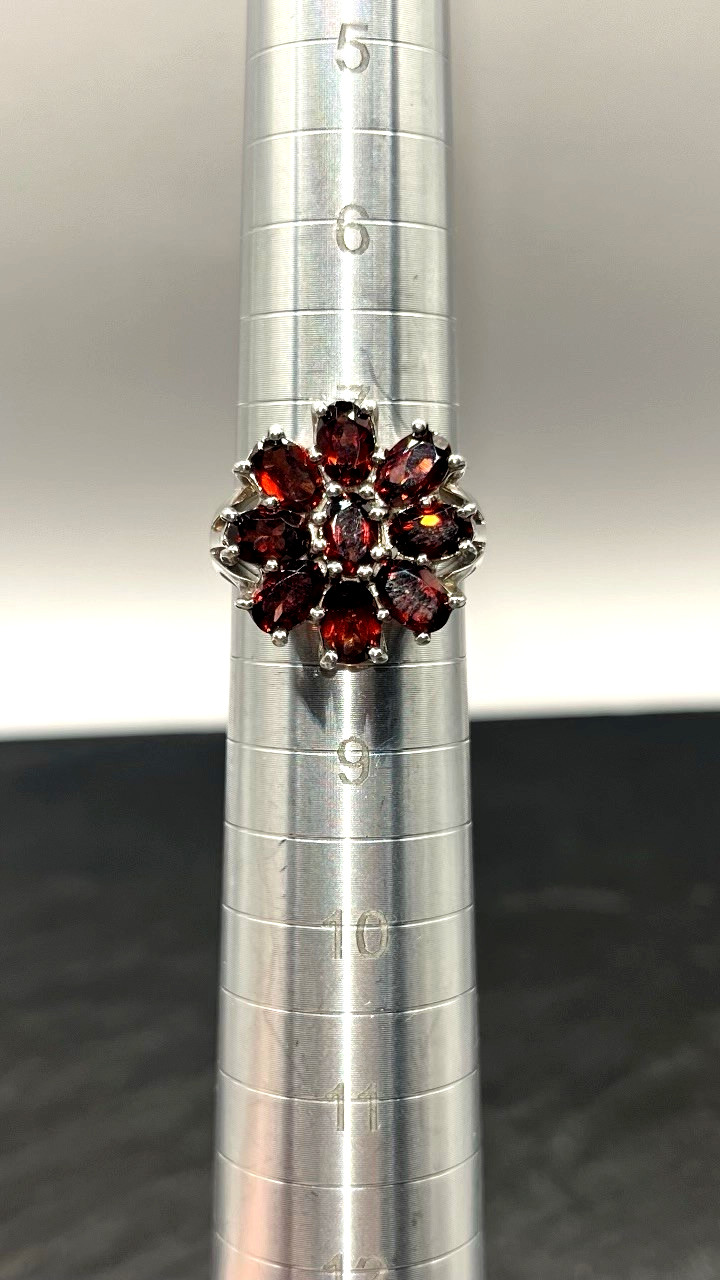 Vintage 925 Sterling Silver Red Garnet Flower Ring Size 7