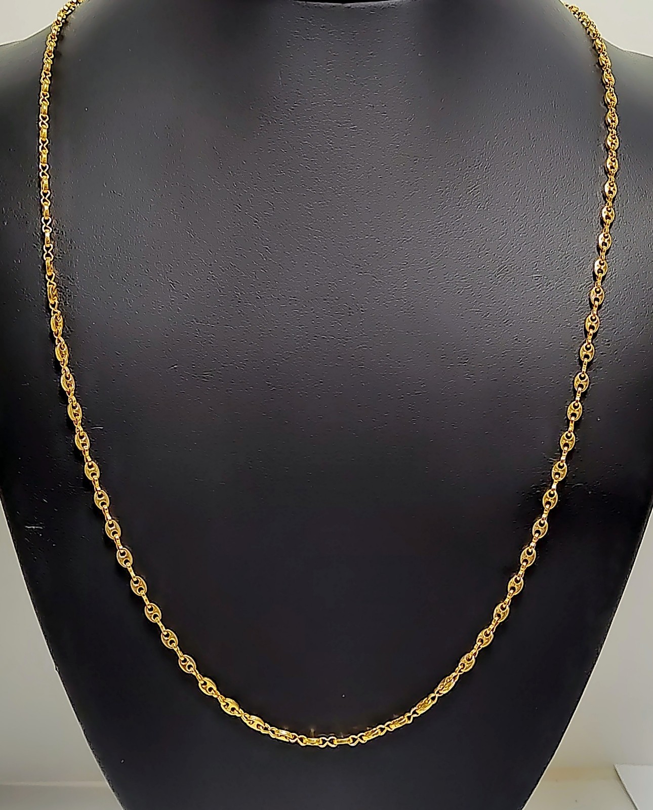 Beautiful Vintage signed MONET 24″ X-Long Gold Tone Chain Link Necklace