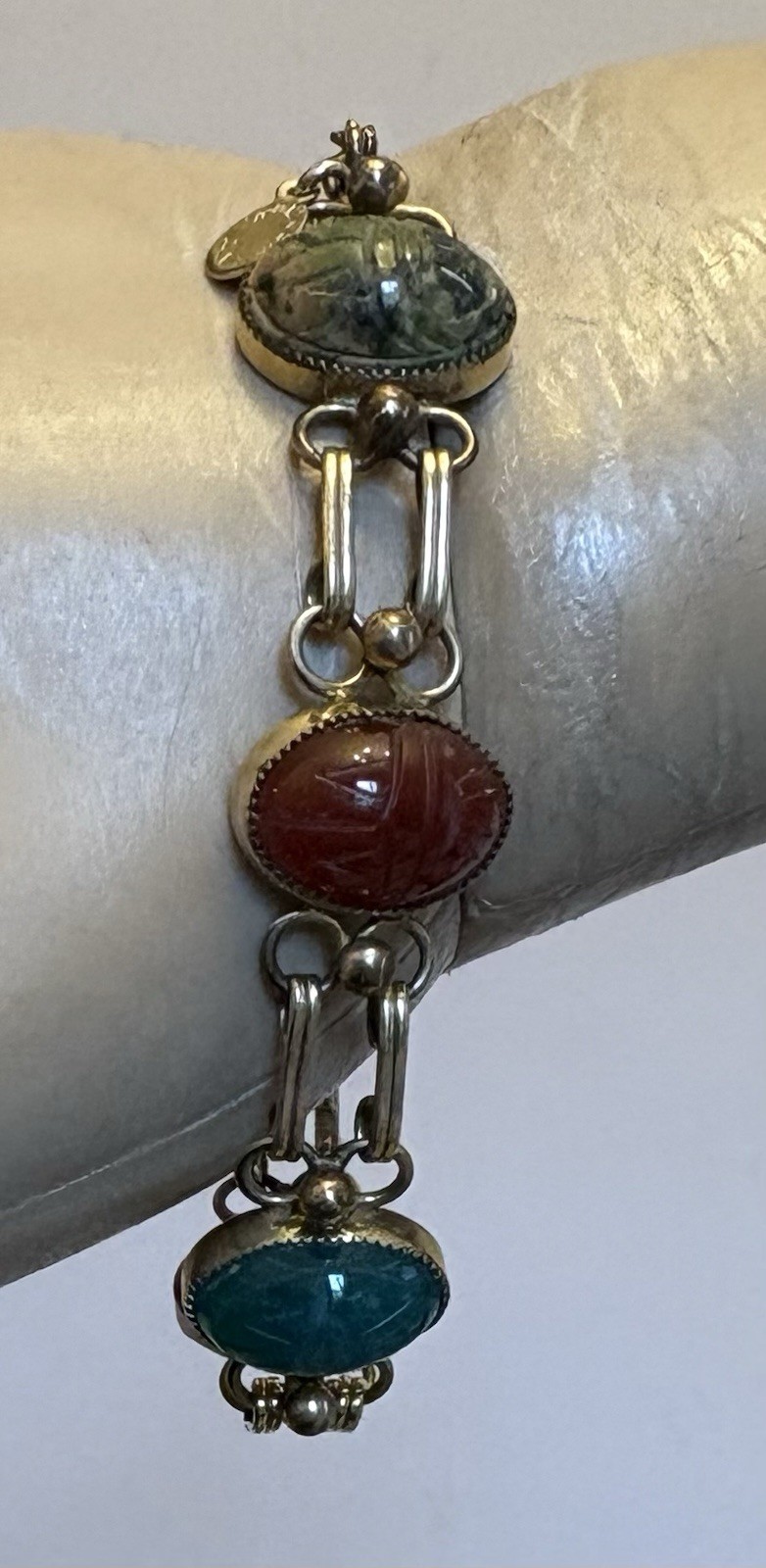Vintage Goldfilled Carved Gemstone Scarab Bracelet signed AC 1/20 12K GF 7″