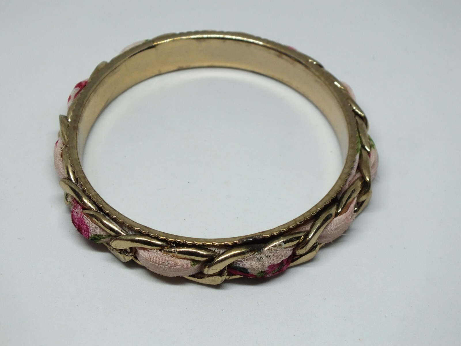 Beautiful Bangle Bracelet Gold Tone Pink Fabric 2 3/4″ Across ID x 1/2″ wide