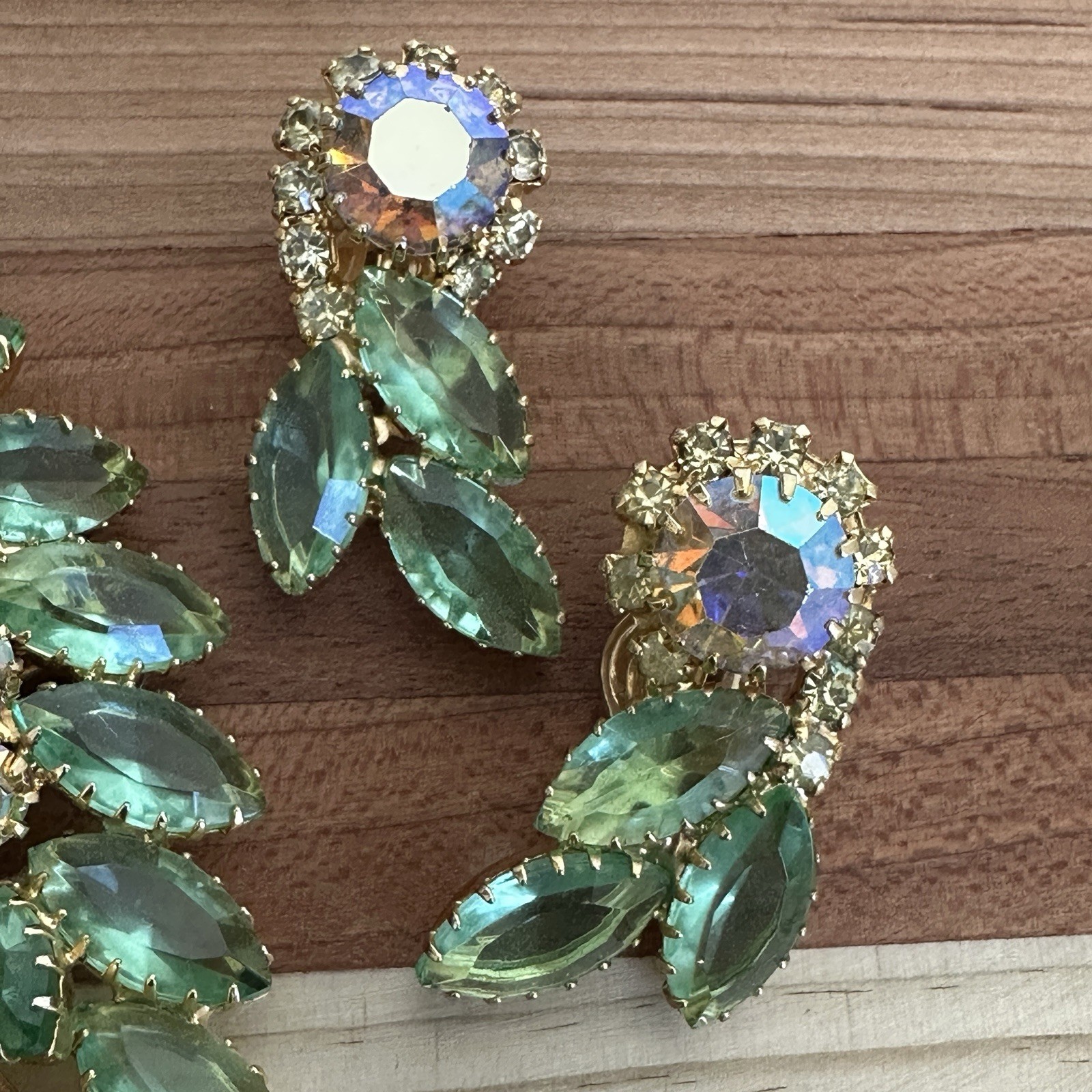VTG MCM Artisan Brooch 3.5 Inch Earrings Set Green Crystal Gold Floral Leaf USA