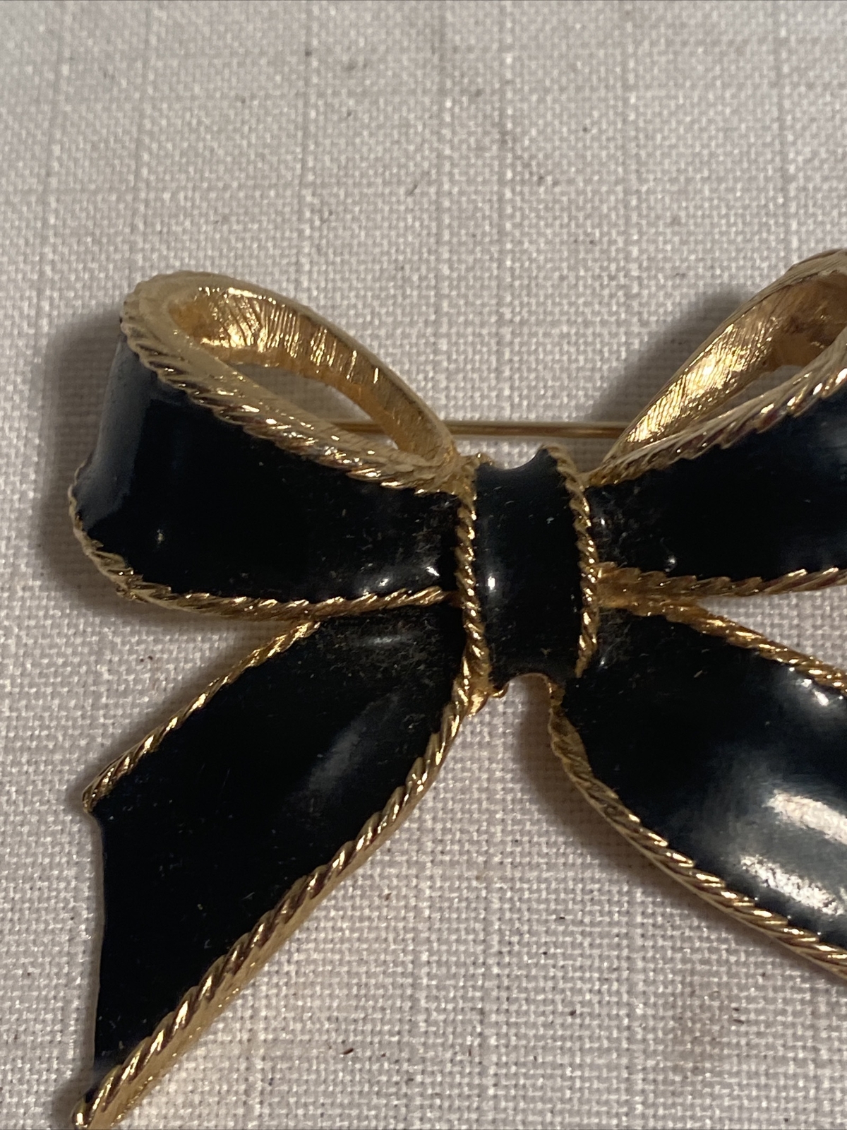 Gay Boyer Brooch Ribbon Black Enamel Holiday Small Size Glossy Signed