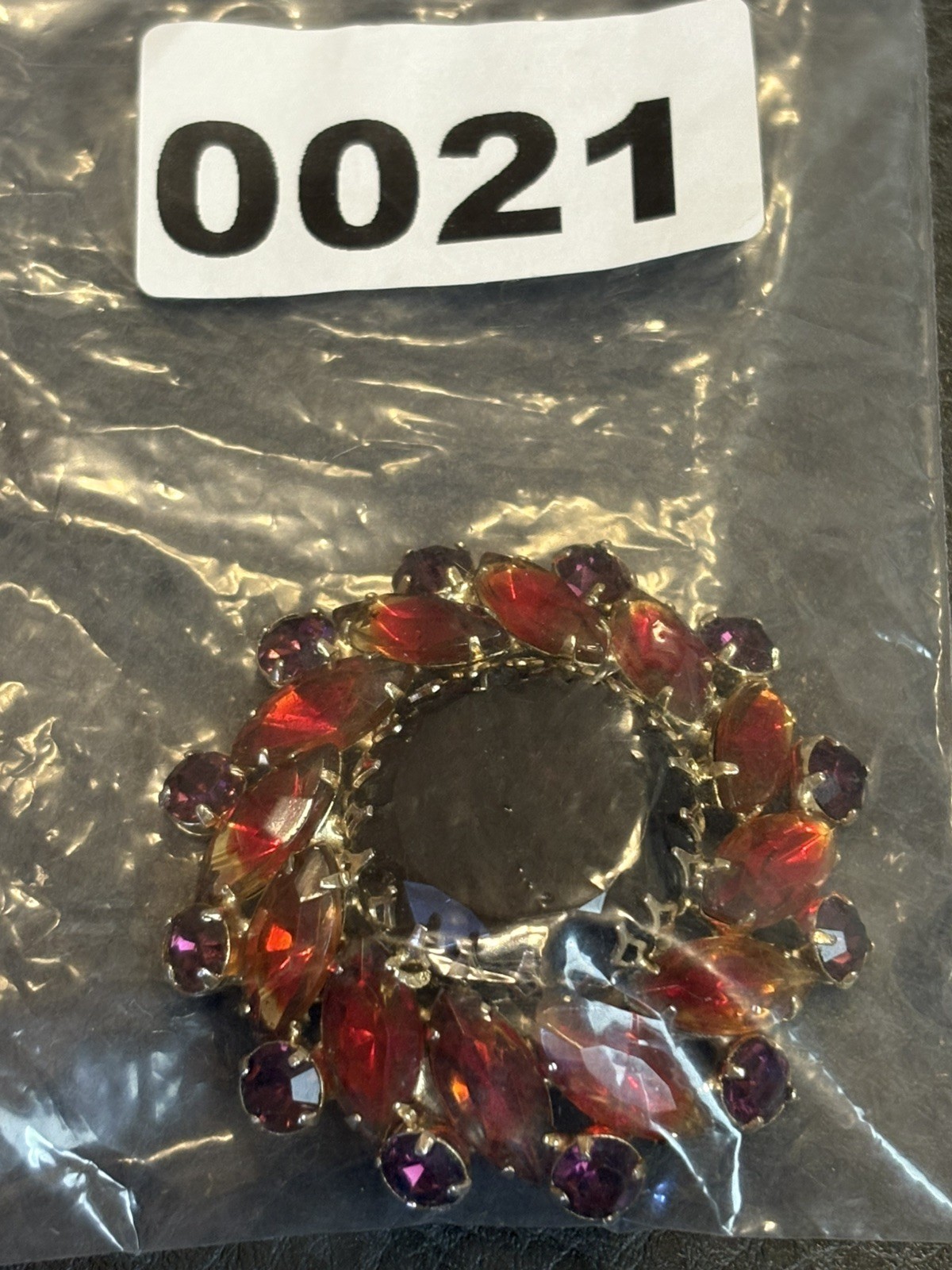 High End Dog Tooth Prong Set Crystal Red Givre Rhinestones Vintage Estate Brooch