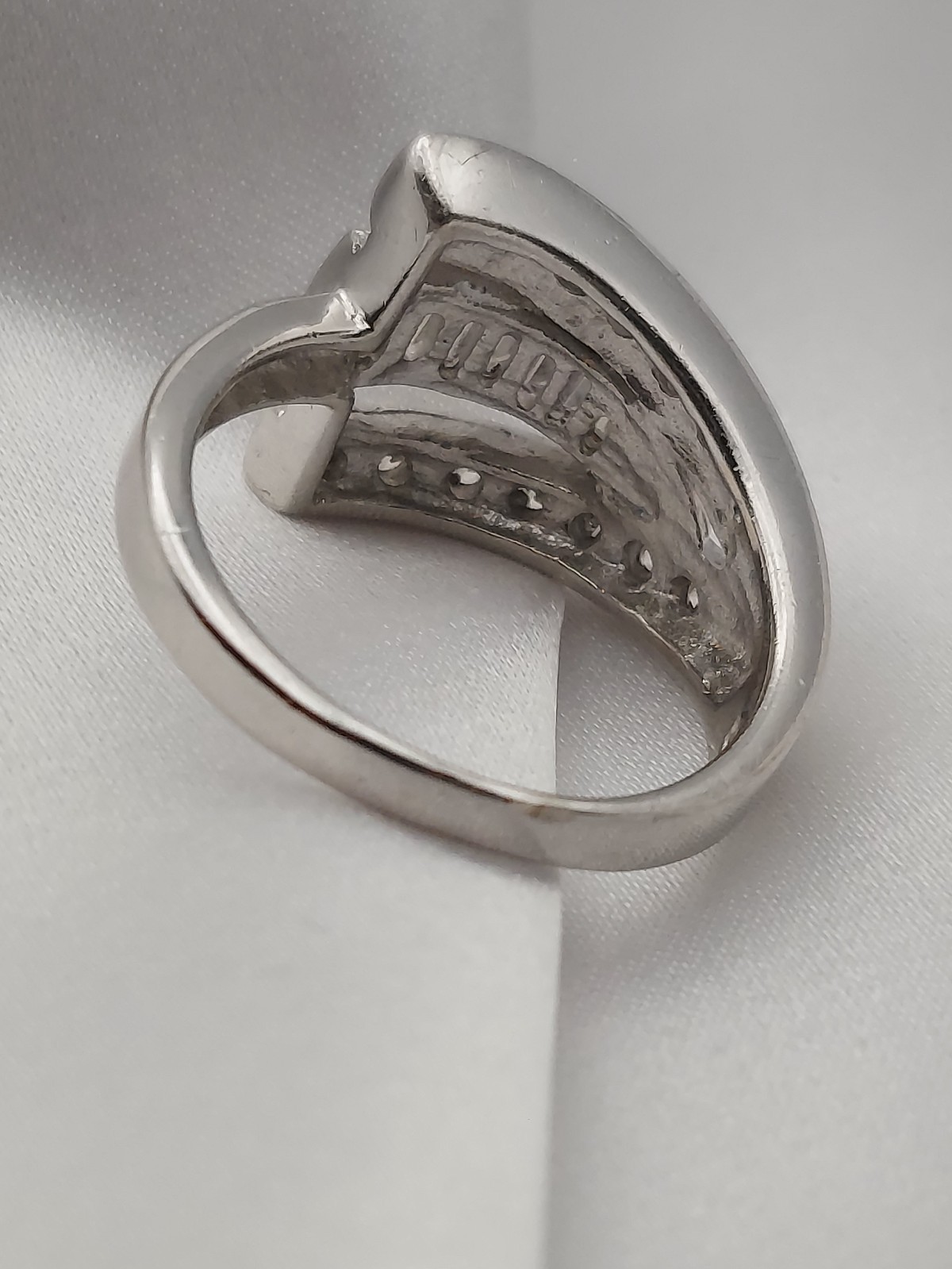 Sterling Silver Crystals Round & Baguette 3 row V Chevron Ring Size 9 Vtg 6.3 gr
