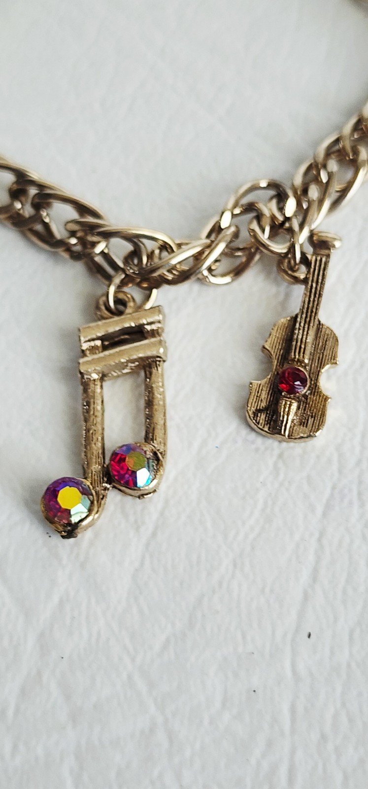 Vintage Musical Violin Instruments Charm Bracelet Gold Tone Rhinestone Notes 7″