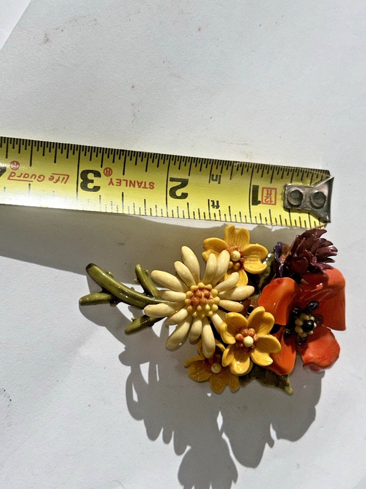 VINTAGE FLOWER FLORAL Bouquet CELLULOID BROOCH