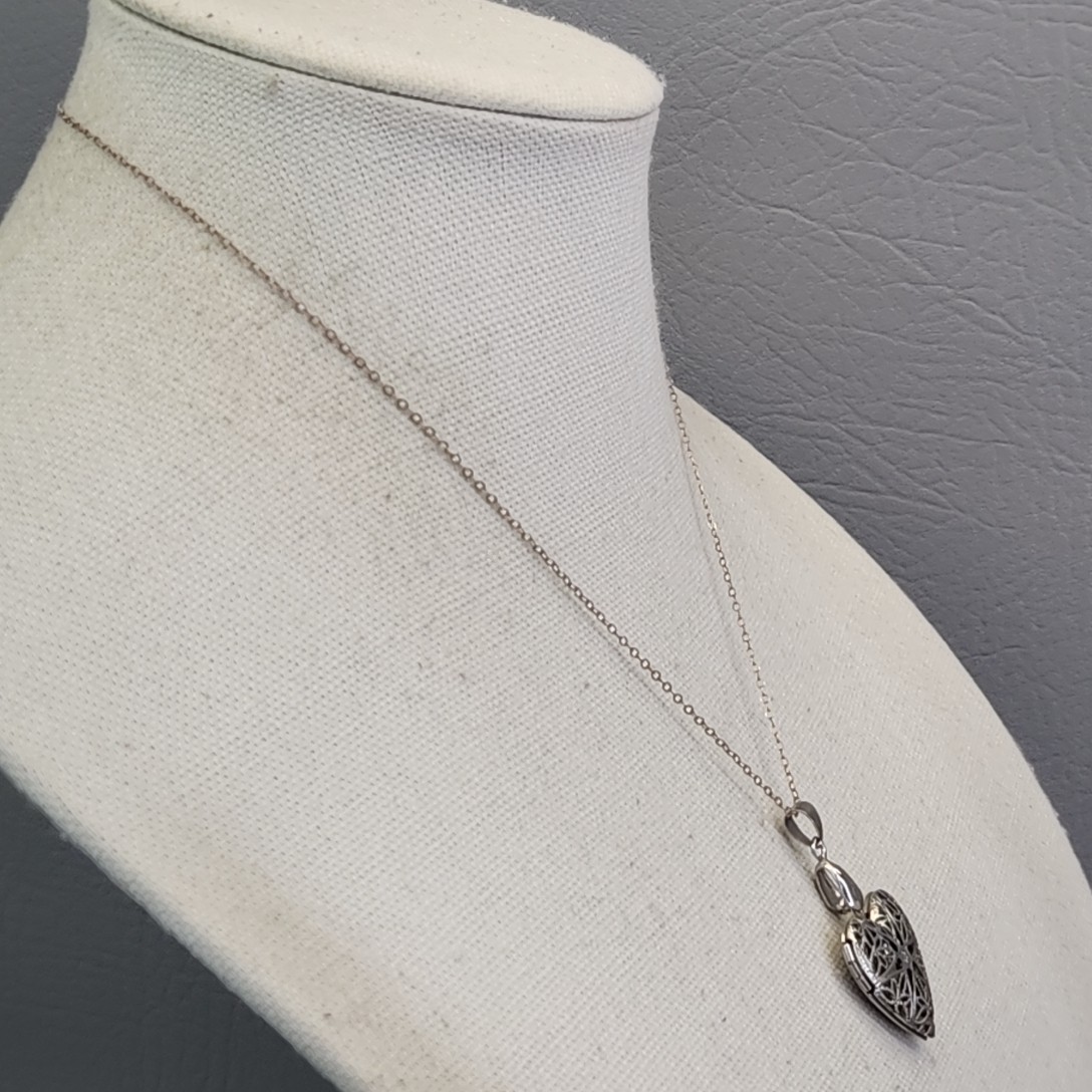 Vintage Leaf Necklace Layered Enamel Rhinestone Gold Tone 23.5″