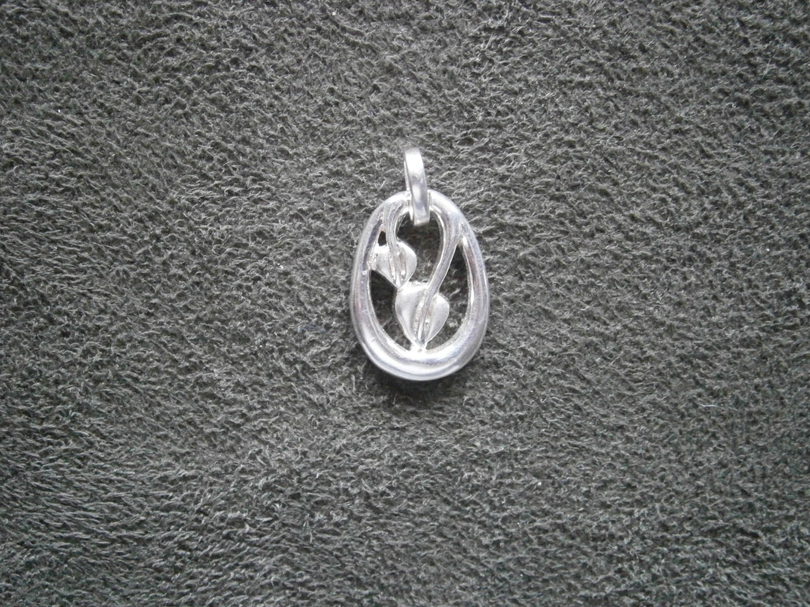 Kit Heath Tulips Flowers Vintage Openwork Sterling Silver Pendant 1.9g