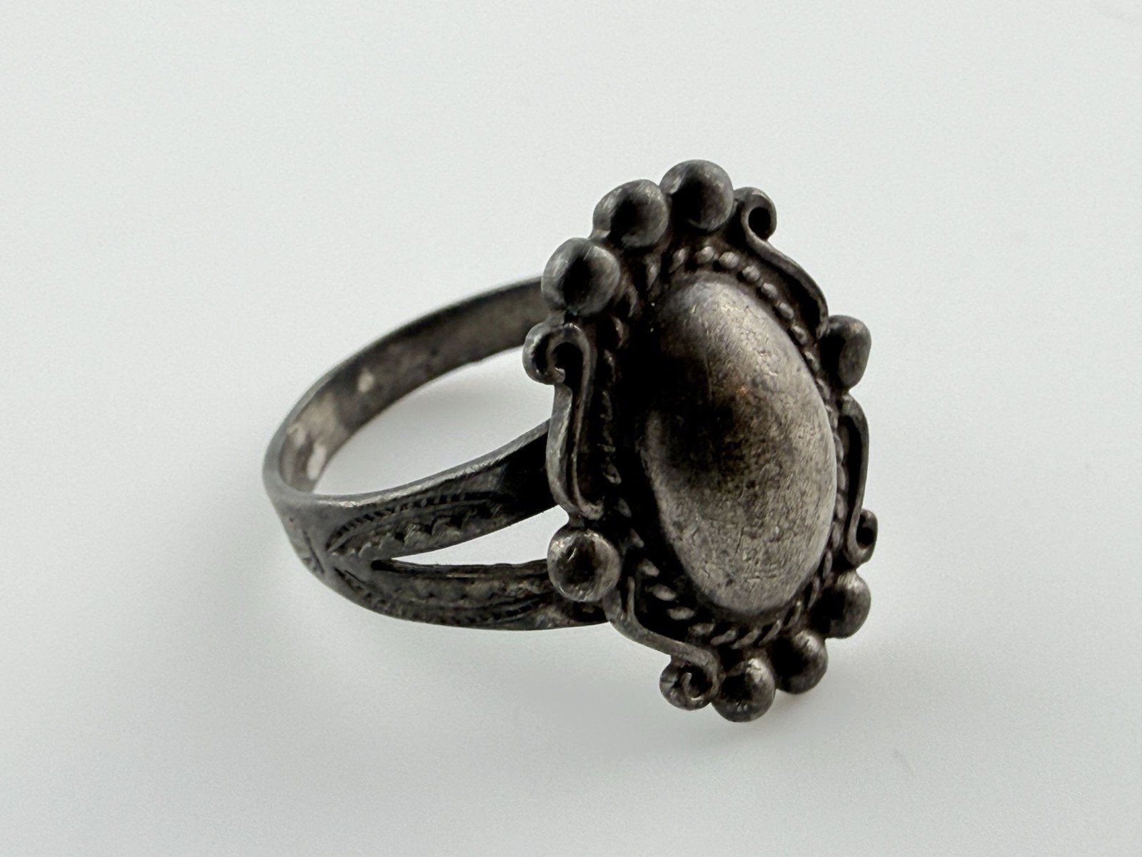Vintage Sterling Silver Slight Dome Topped Ring 925 Size 6.5 Weighs 4.1g