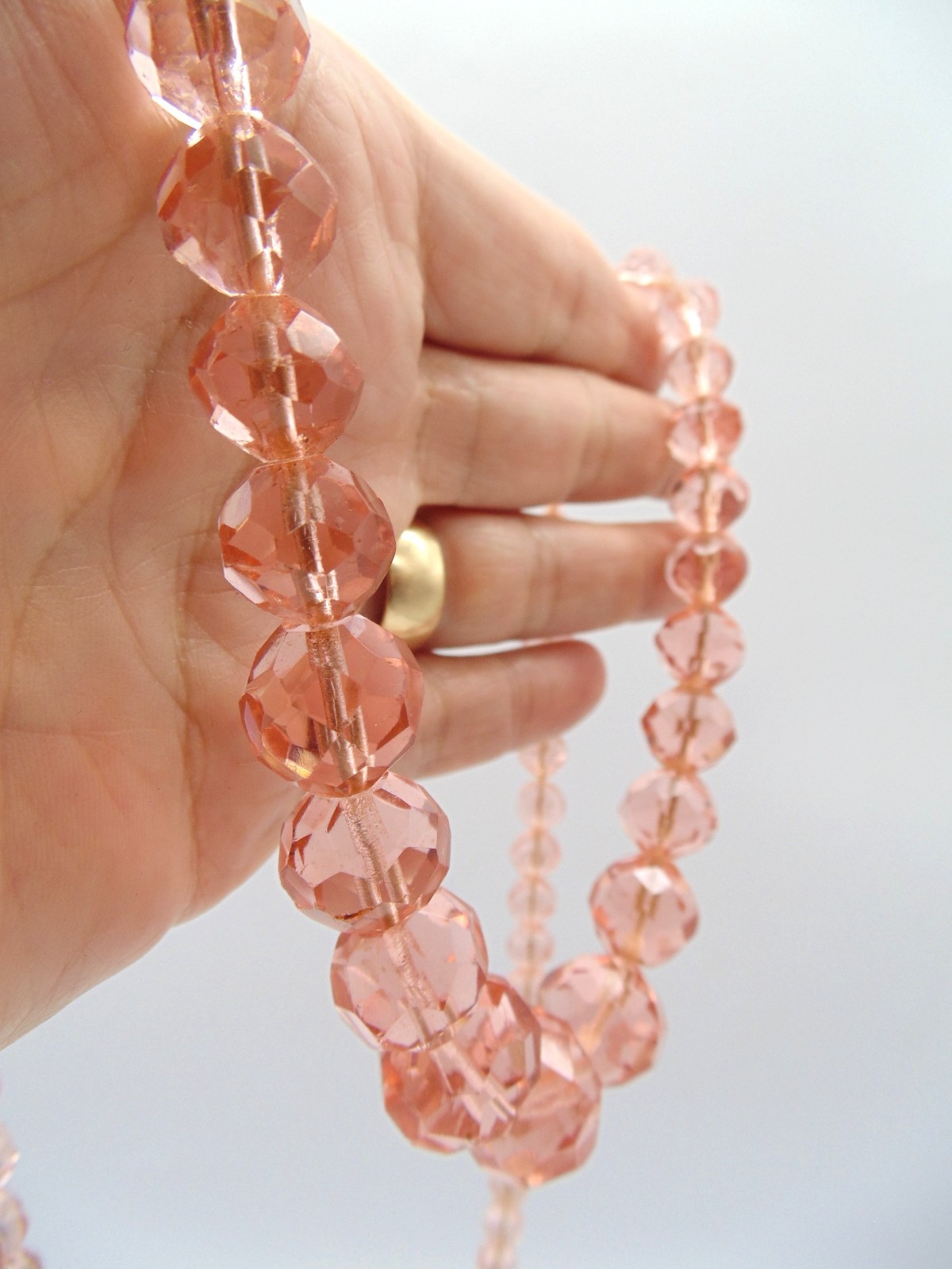 Older VTG PEACH PINK Crystal Glass NECKLACE ~ Graduated Size Faceted Beads 28″