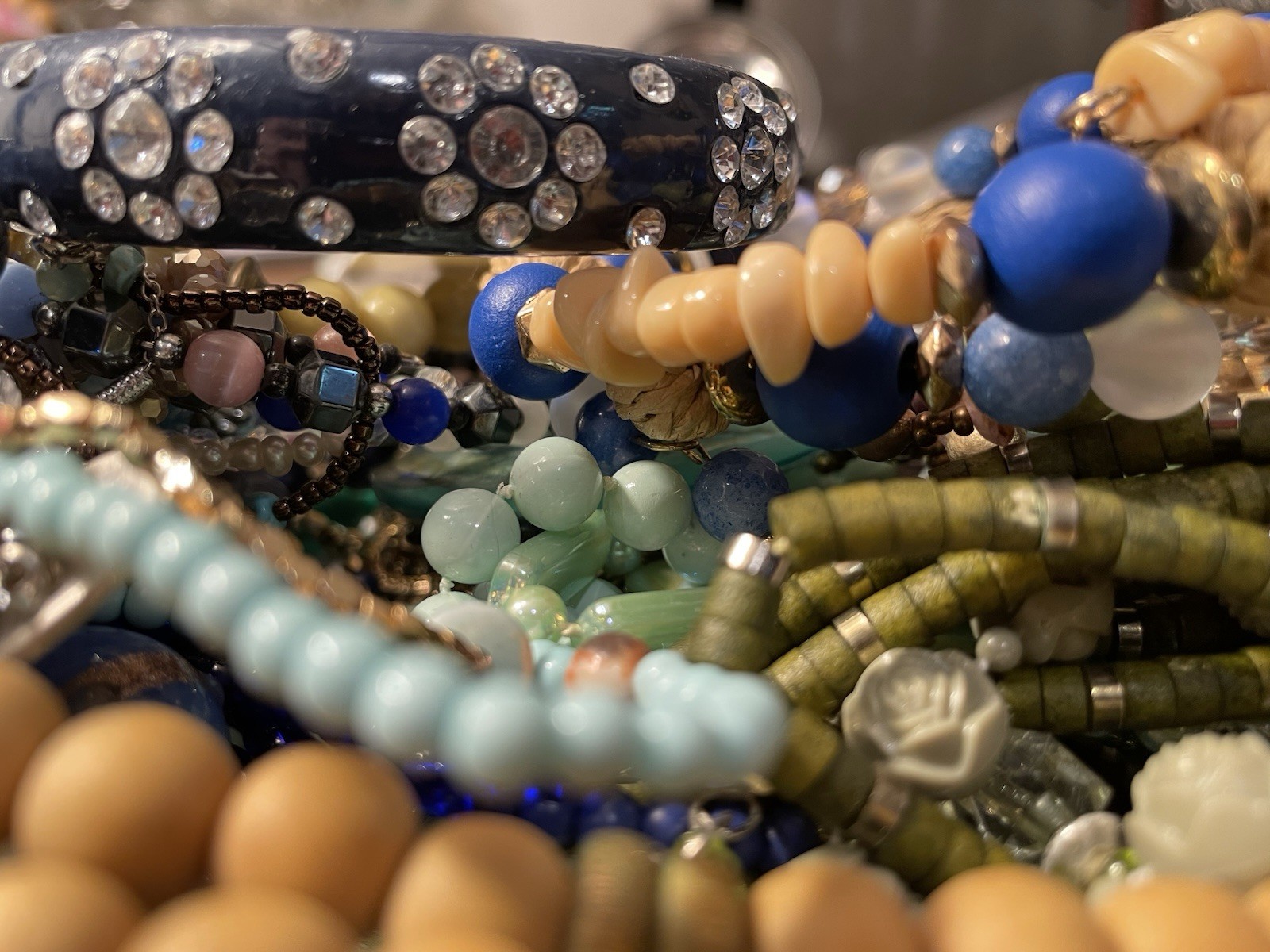 4Lb Mixed Mystery Jewelry Lot Vintage Mod Boho Beaded Necklaces Bracelets