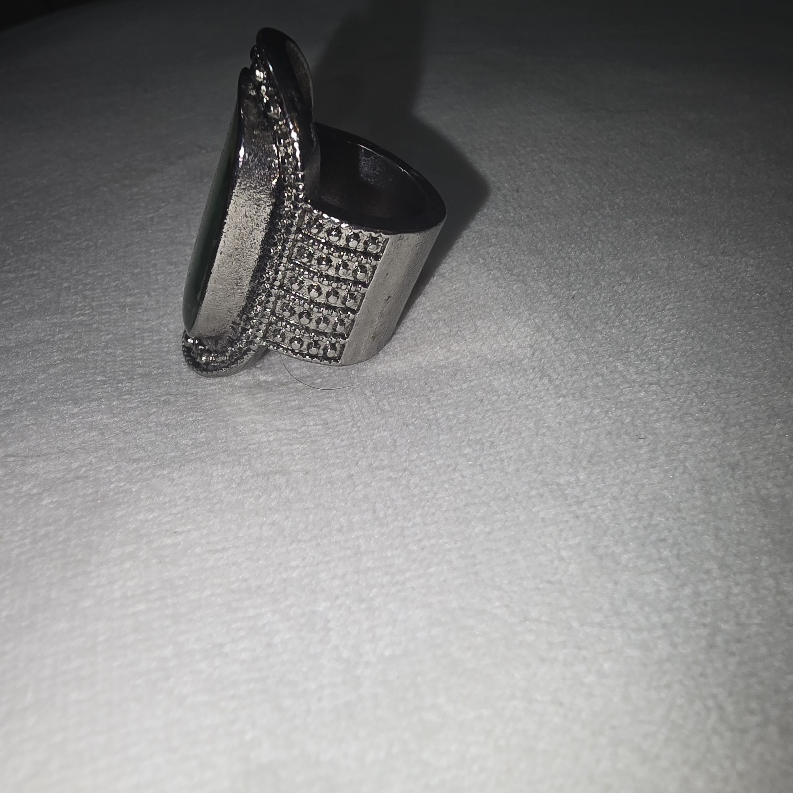 VINTAGE-RETRO Antique Look Silver Tone w/ Green Gem Dome Ring sz 8