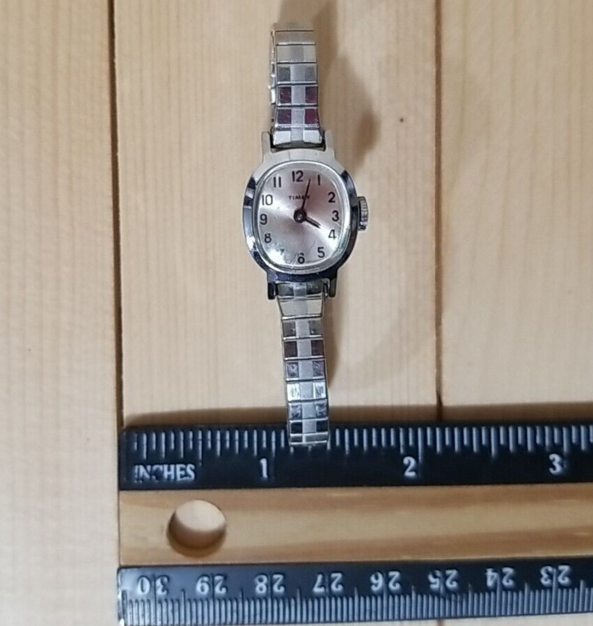 Vtg Ladies Timex Stretch Band Wristwatch Watch Silver Tone UNTESTED Parts Repair