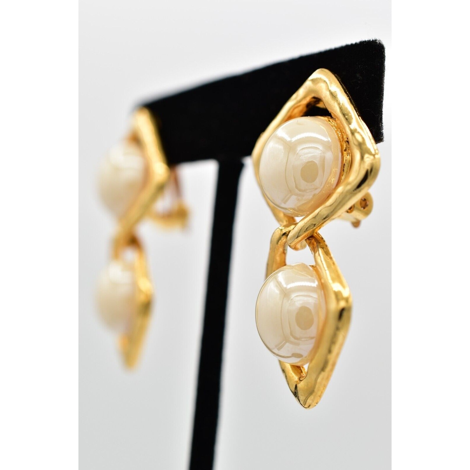 Vintage Dangle Clip Earrings faux Pearl Drop Gold Tone Chunky Shiny 1980s BinAK