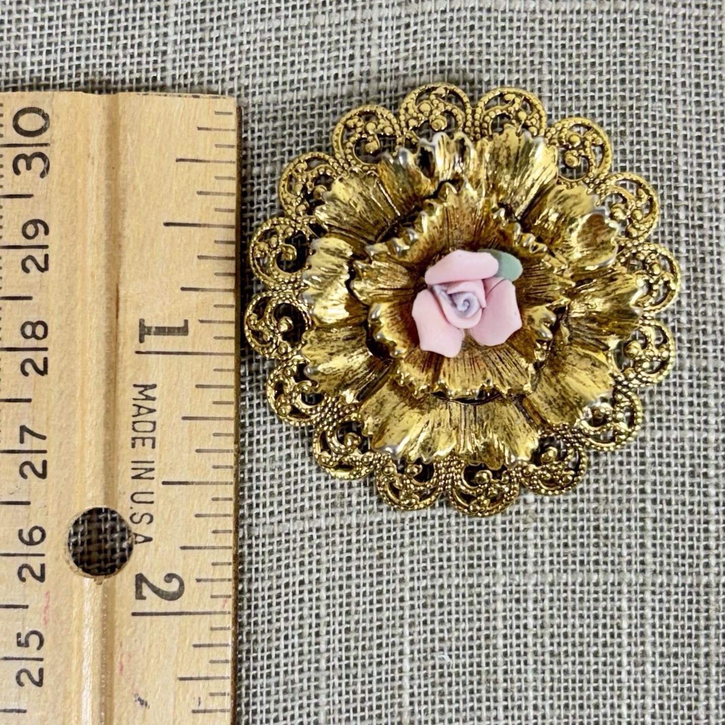 Vintage Unsigned Tacoa Gold Tone Filigree Porcelain Rose Floral Brooch READ