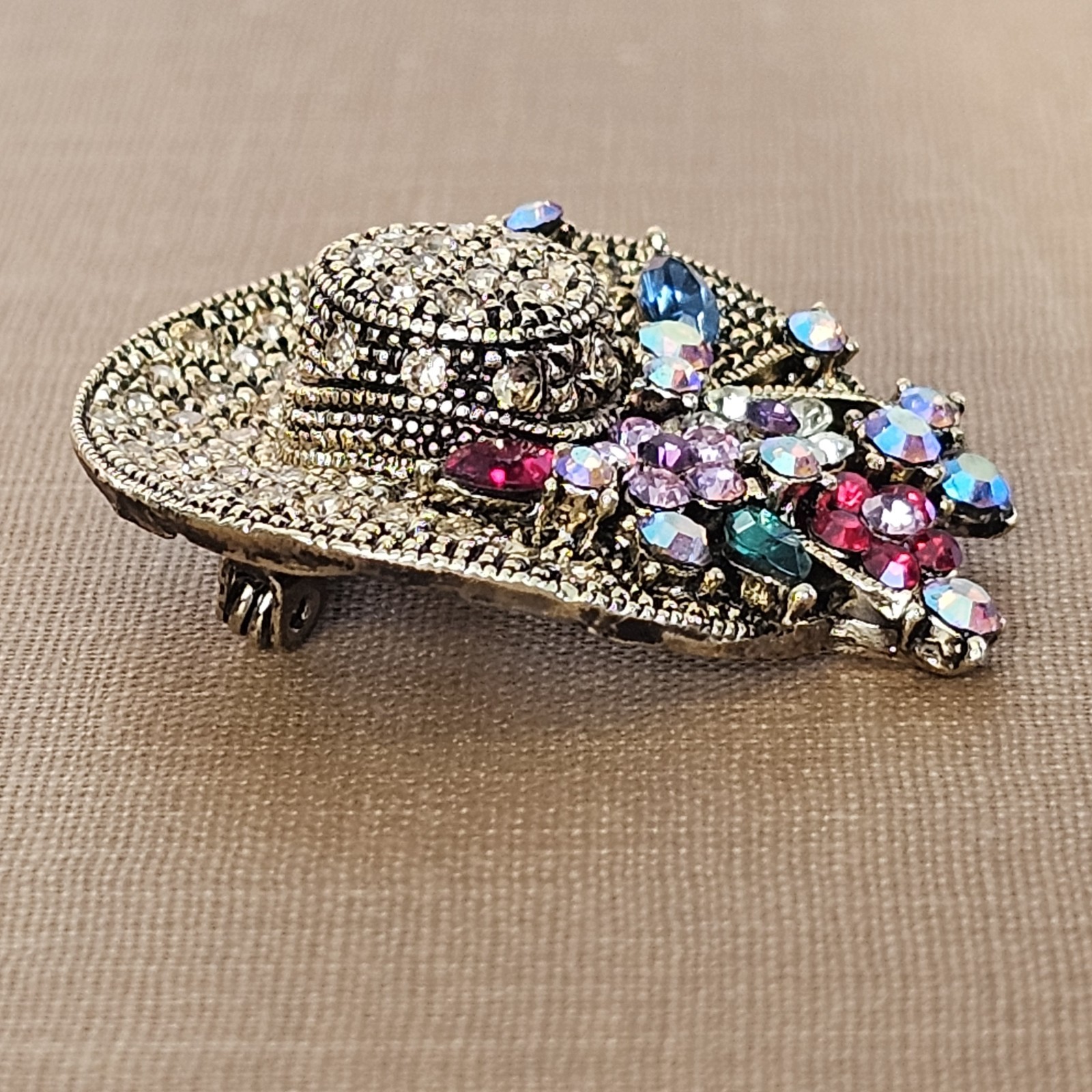 Vtg Rhinestone Hat Brooch Multicolor Aurora Borealis Stones Mid-Century Sparkle