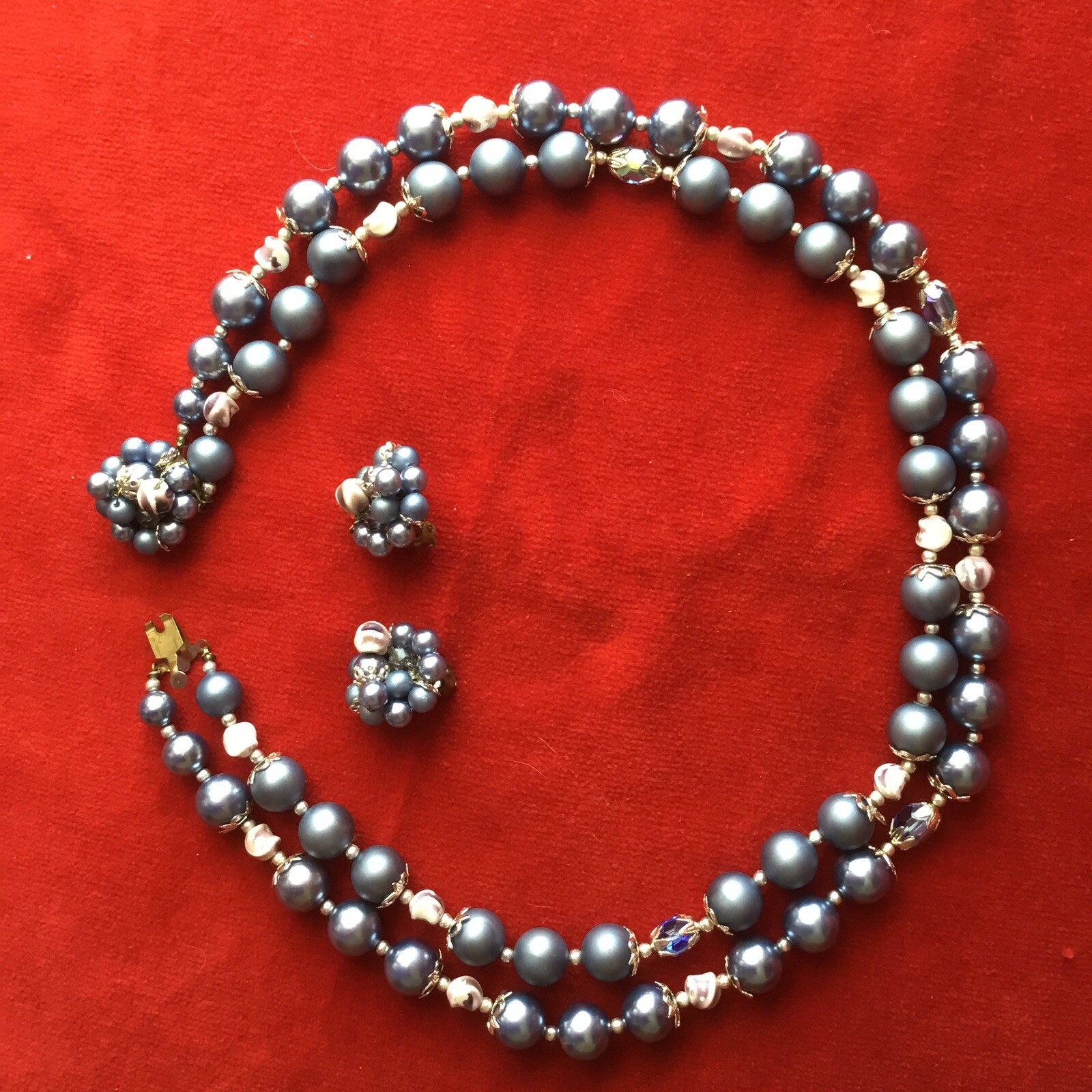 VINTAGE COSTUME JEWELRY FAUX PEARL BEADED 20” LONG NECKLACE AND CLIP ON EARRINGS