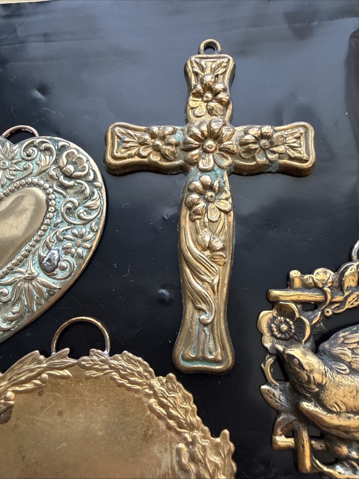 7 Vintage Brass Pendants Cross Angels Bird Rabbit Wreath Art Noueva Victorian