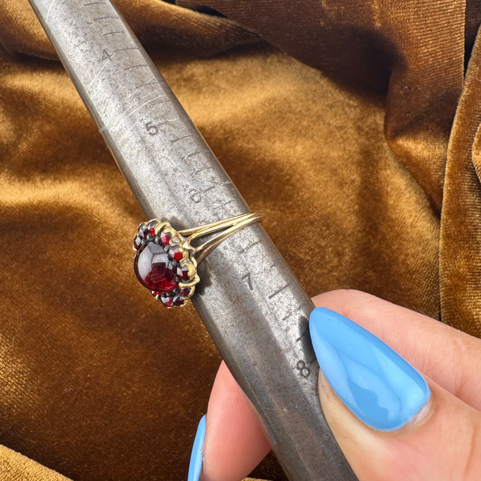 Antique Bohemian Garnet Cluster Ring 14 Karat Yellow Gold – Size 6.5, 4.4g