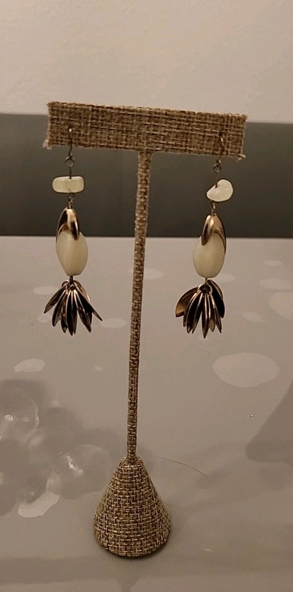 Vintage Dangle Leaf Drip Drop Earrings White Quartz Crystal w Gold 2.5″ LengthK1