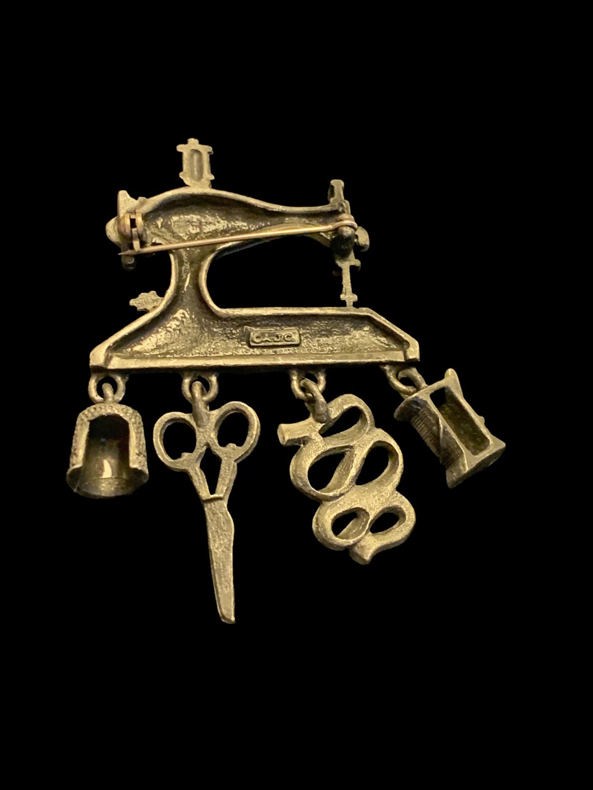 AJC Sewing Machine Pewter Silvertone Brooch Thread Scissor Thimble Tape Measure